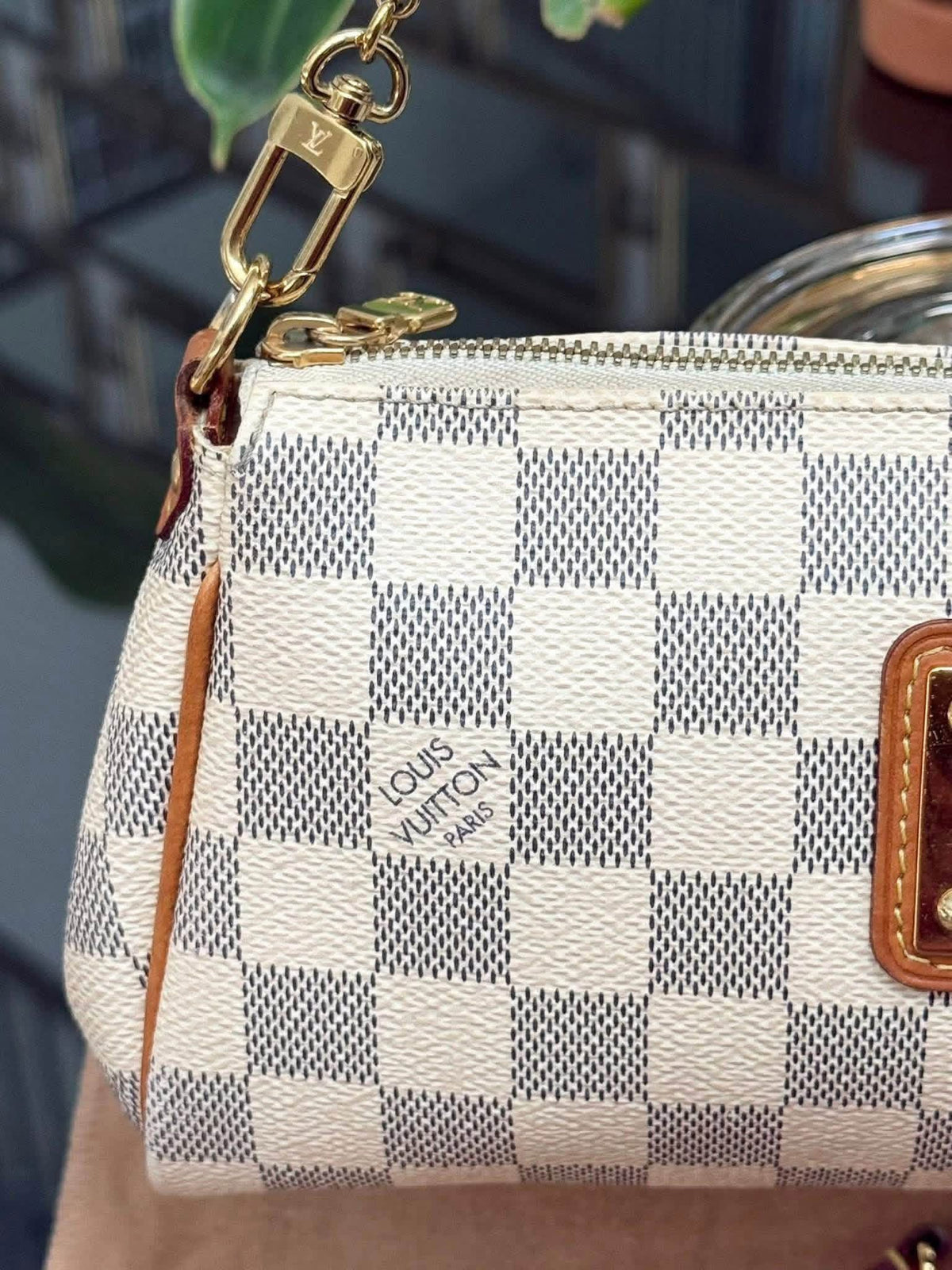 Eva Clutch in Azur with Original Strap, Dustbag, Box and Paper bag 🗓️ Year: 2015