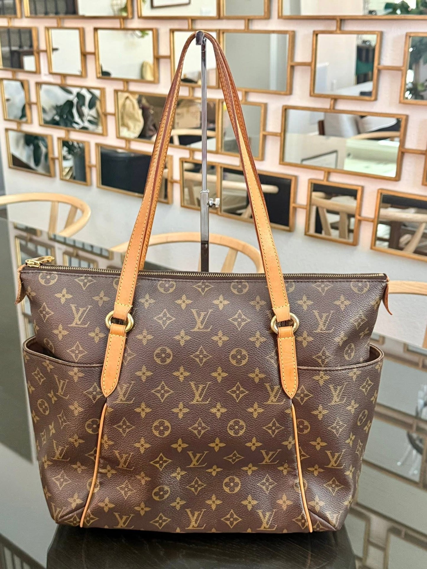 Totally MM in Monogram with Dustbag and Insert Organizer 📅 Year: 2010