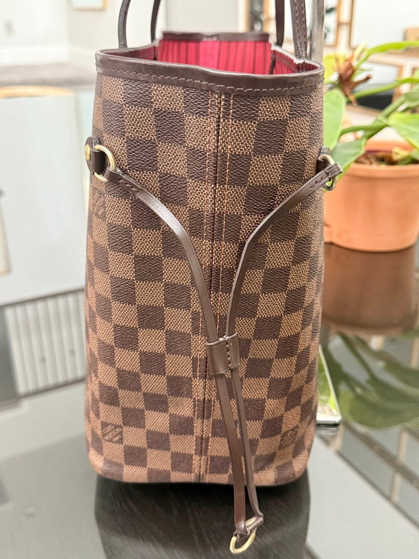 Neverfull MM in DE with Dustbag and Non branded Twilly 📅 Year: 2014