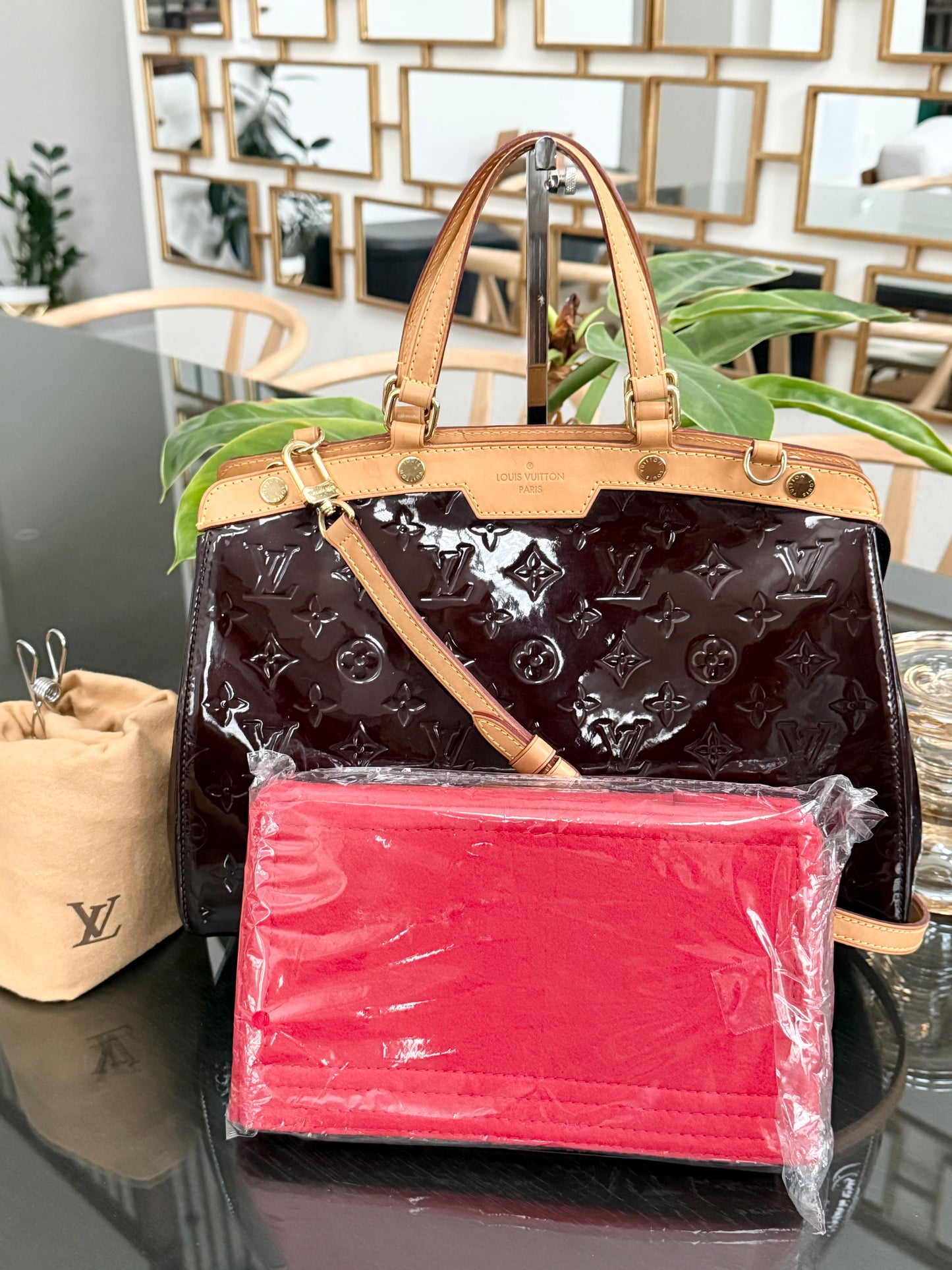 Vernis Brea MM Amarante with Original Strap , Dustbag and Insert Organizer 🗓️ Year: 2013