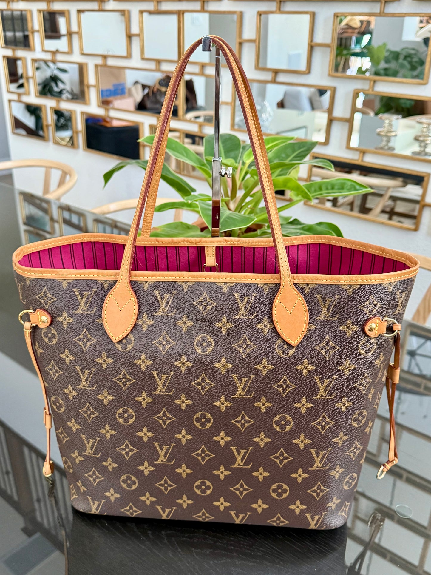 Neverfull MM in Peony with Insert Organizer and Dustbag 🗓️ Year: 2016
