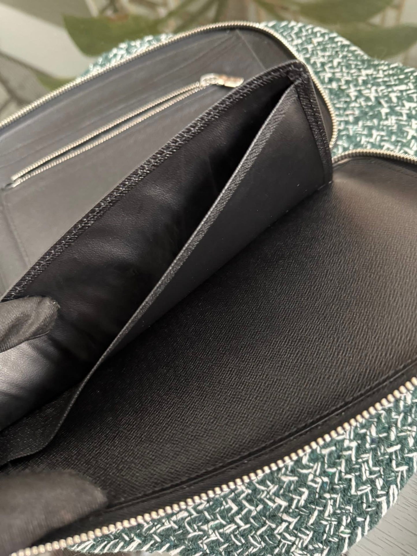 Taiga Leather Atoll Travel Organizer Wallet 📅 Year: 2004