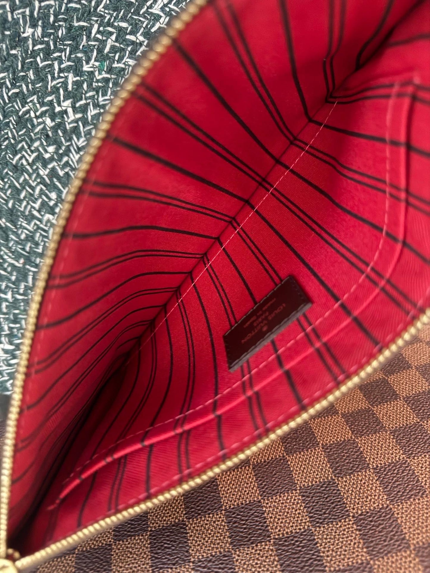 Neverfull MM in DE with Pouch comes with Dustbag and Non branded Twilly 🌺 📅 Year: 2015