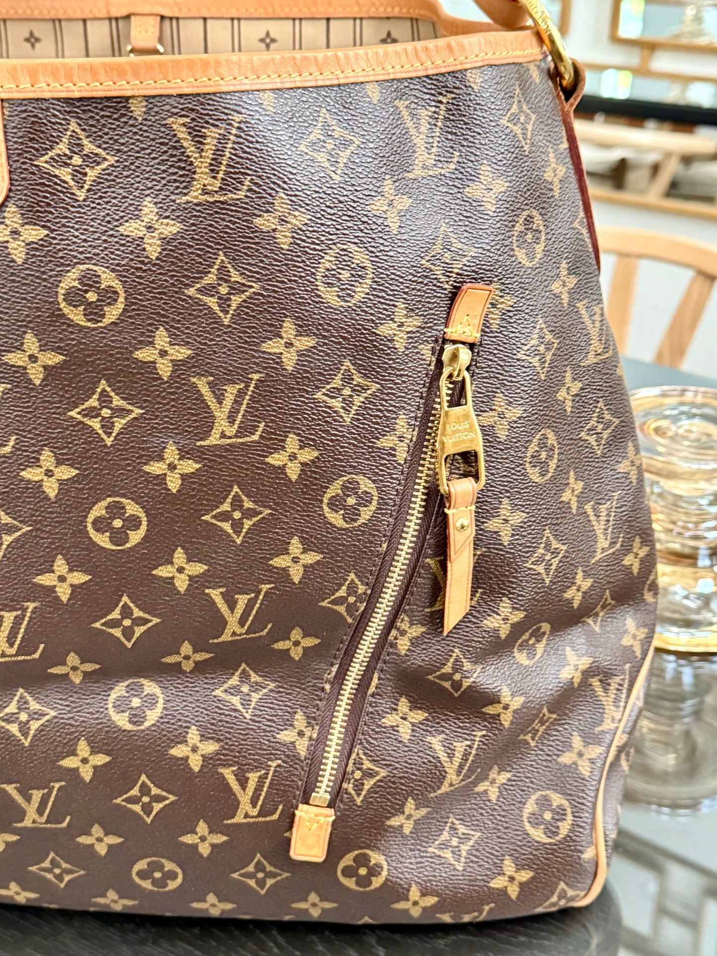 Delightful GM with Dustbag and Insert organizer 📅 Year: 2011