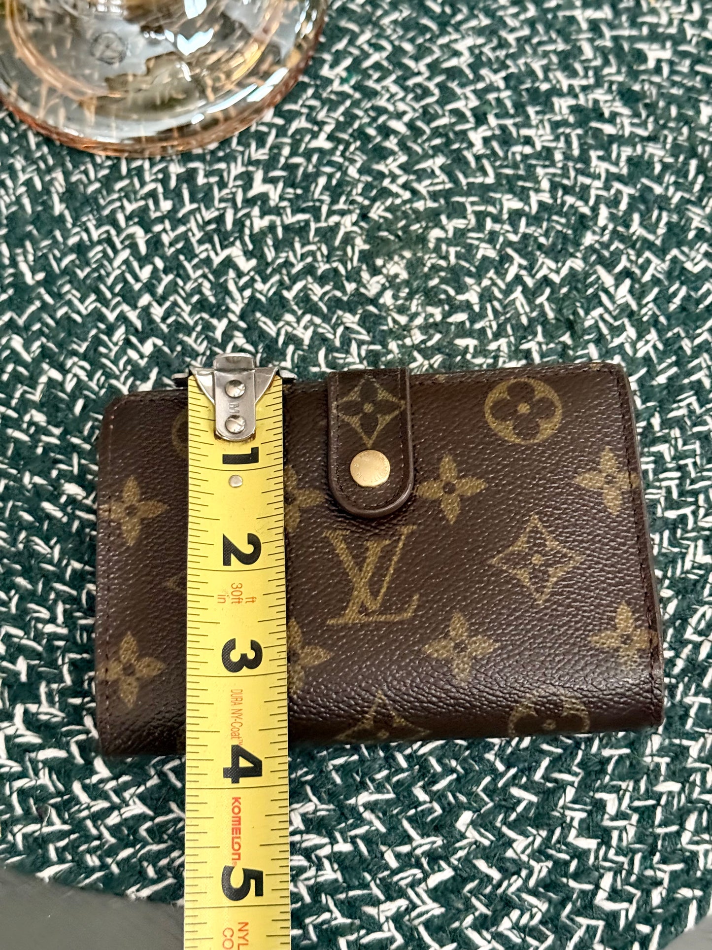 Kisslock Wallet in Monogram 🗓️ Year: 2001