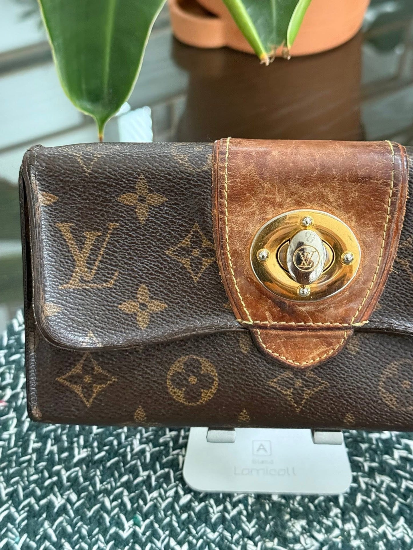 Boetie Long Wallet with 16 Cardholders 🗓️ Year: 2012