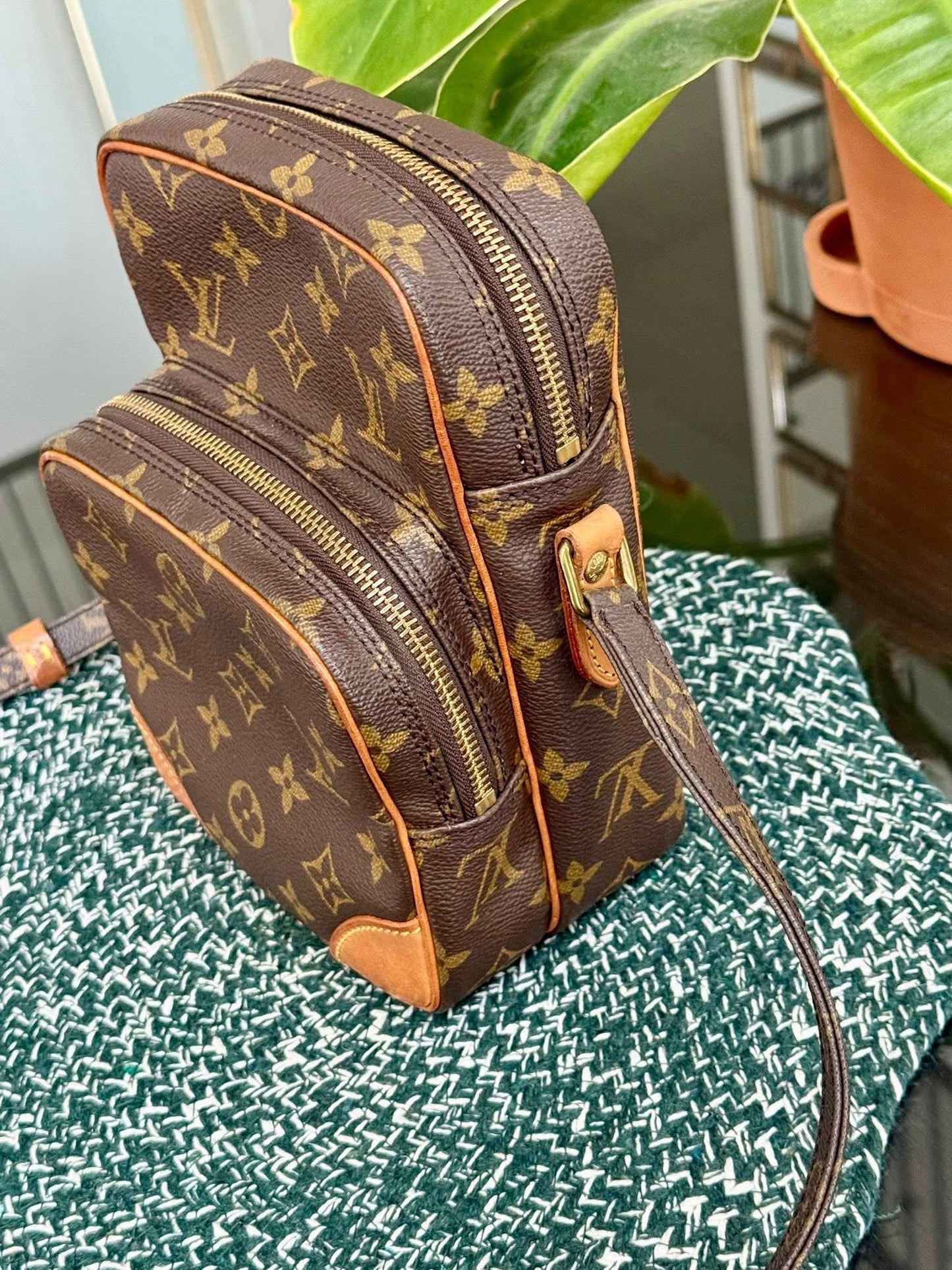 Amazon PM Crossbody Bag 🗓️ Year 1989