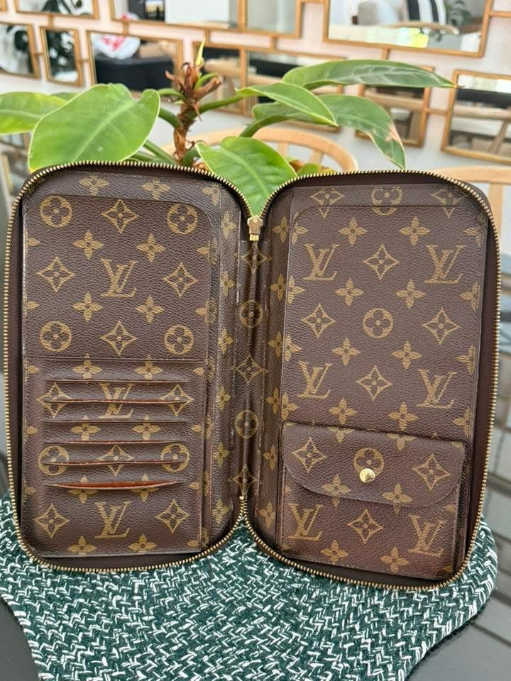 Monogram Escapade Travel Organizer - 🗓️ Year: 1991