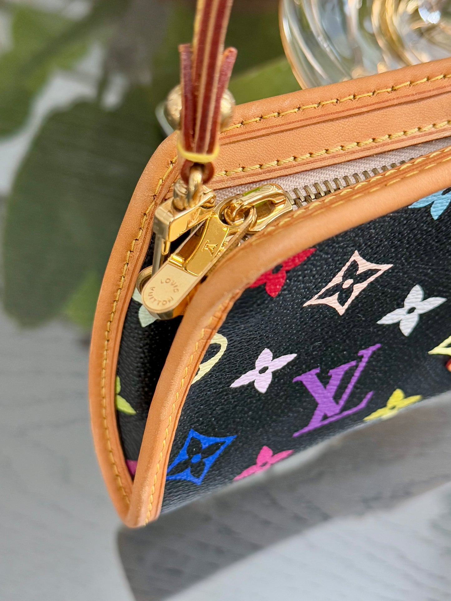 Multicolor Shirley Clutch/ Shoulder Bag with Box📅 Year: 2005