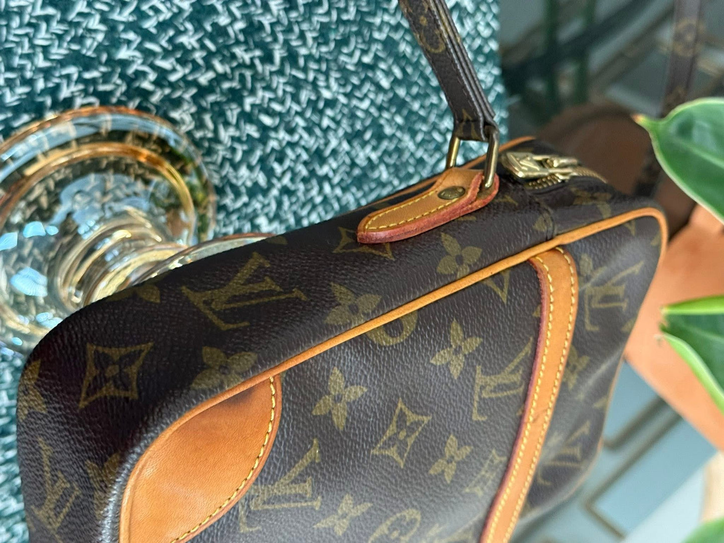 Danube PM Crossbody Bag 🗓️ Year: 1990