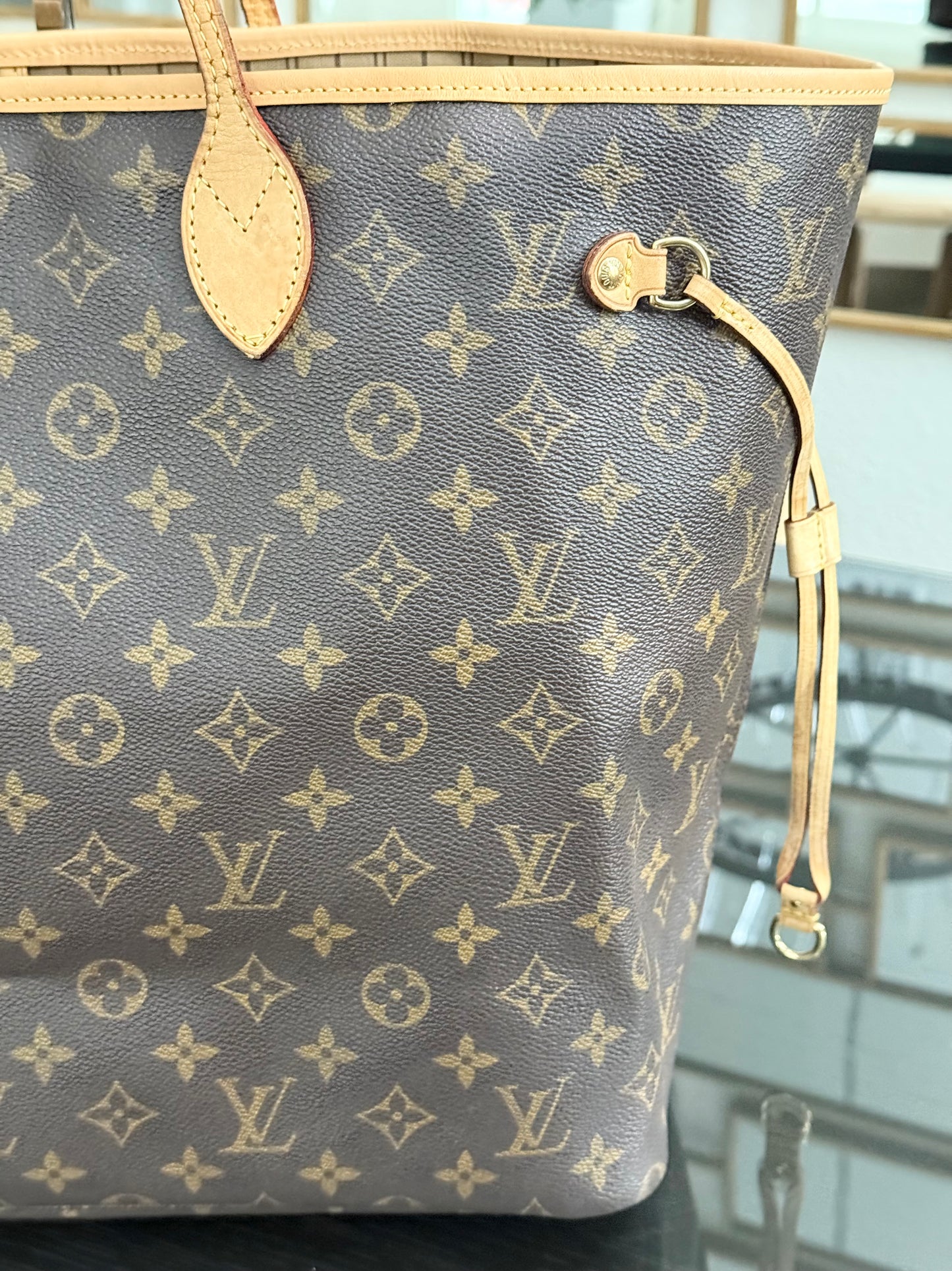 Neverfull GM in Monogram with Dustbag and Insert Organizer 📅 Year: 2007