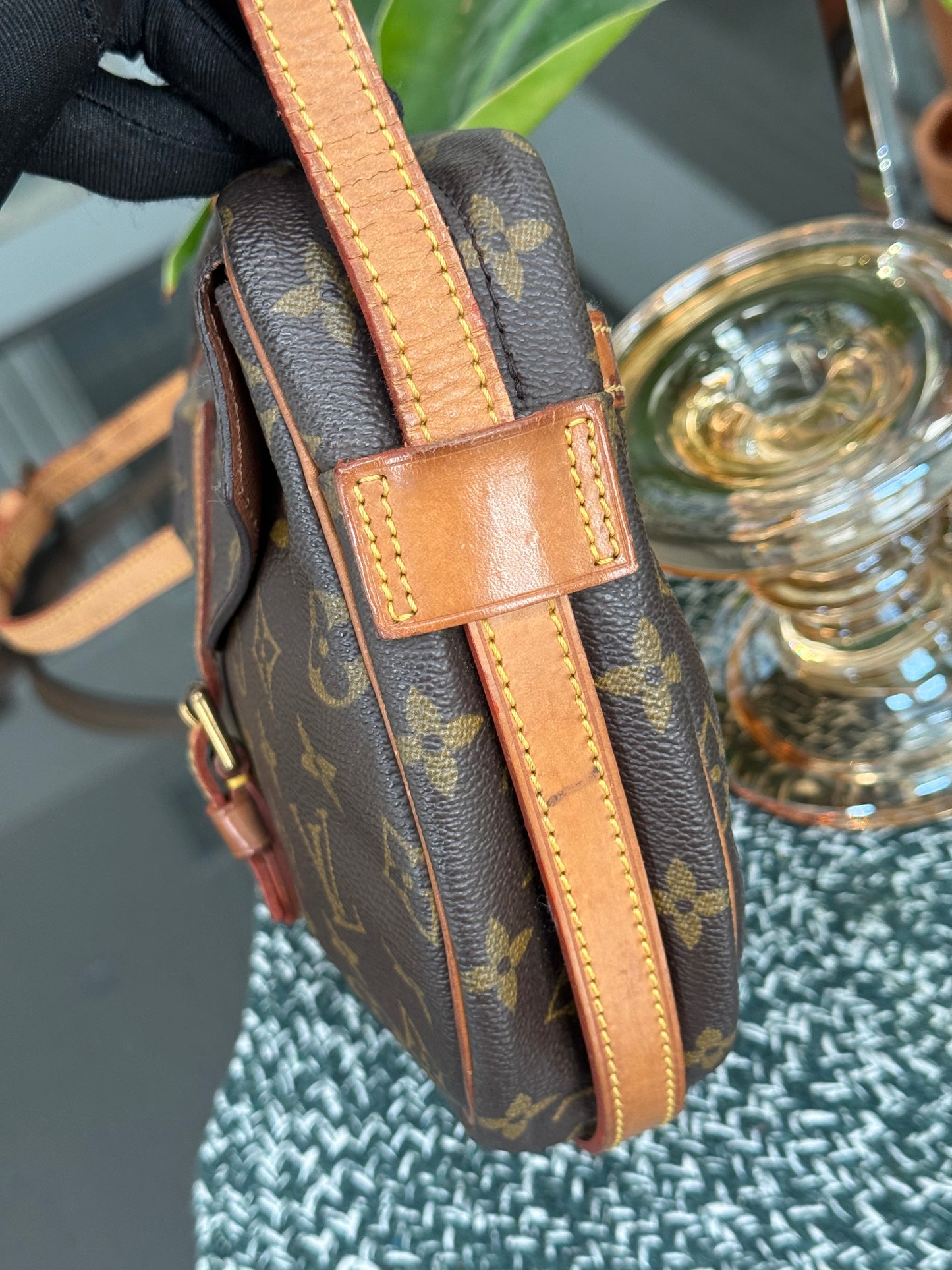 Jeaunefille MM Crossbody 📅 Year: 1990