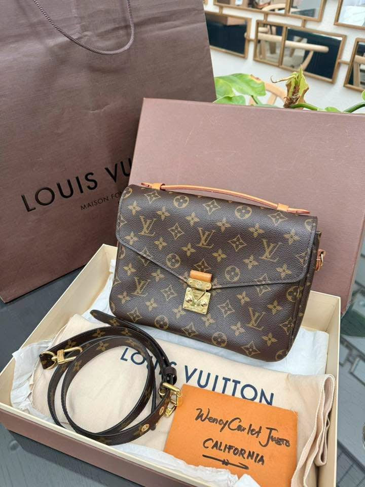 Pochette Metis in Monogram with Original Strap, Box, Dustbag and Paper bag 🗓️ Year 2017