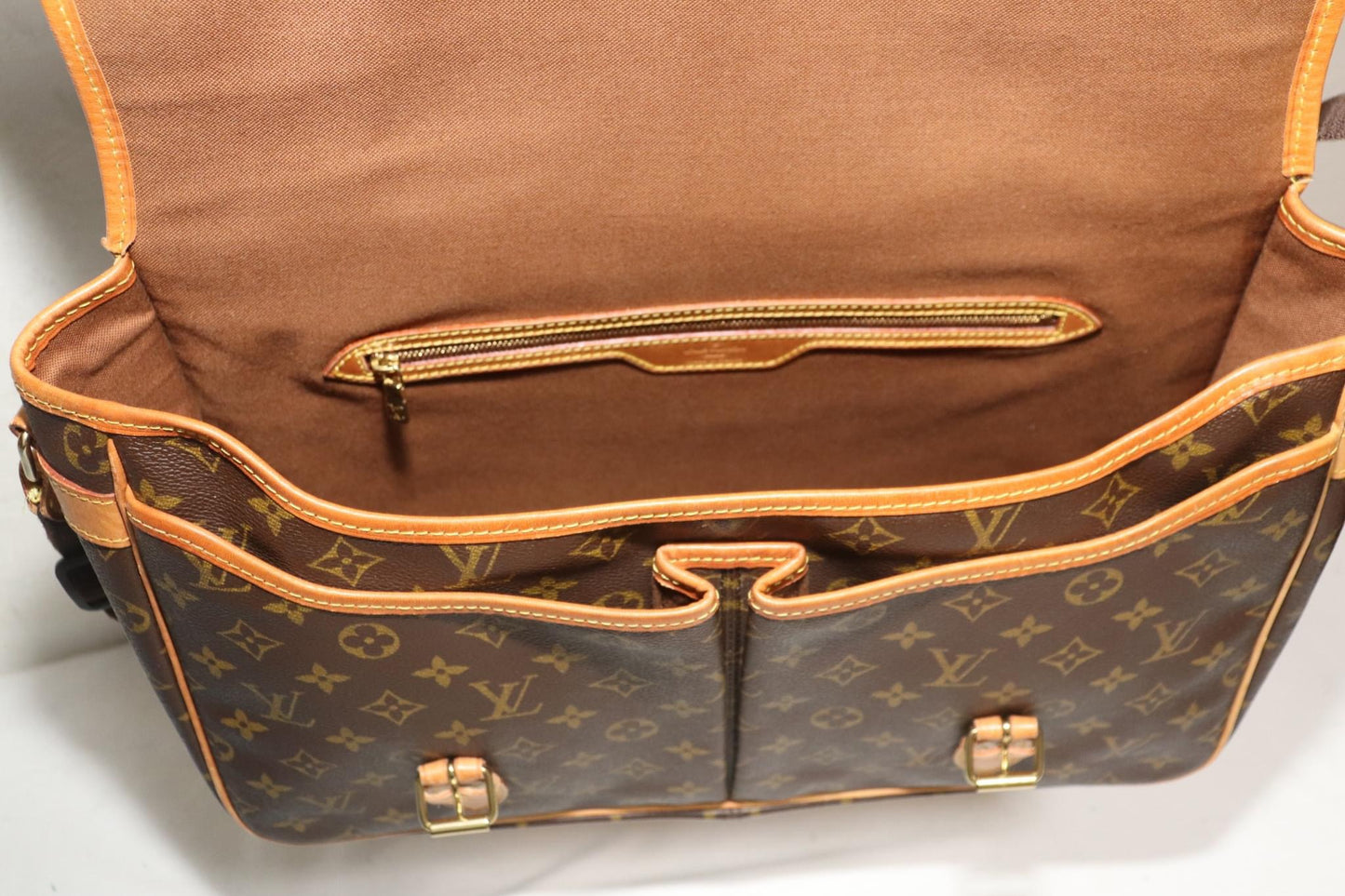 Gibeciere GM Crossbody - 📅 Year: 1997