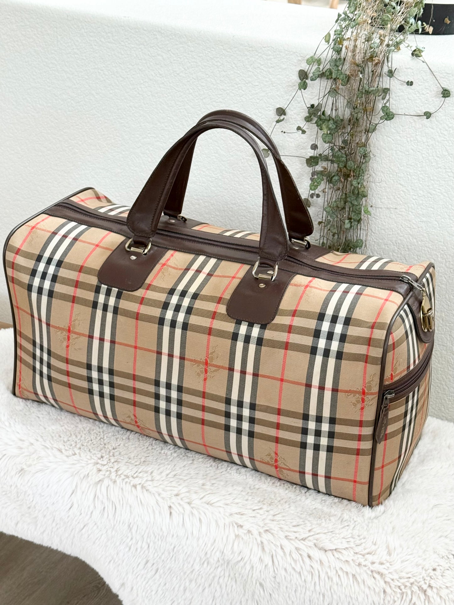 Burberry Duffle/ Travel Bag 📅