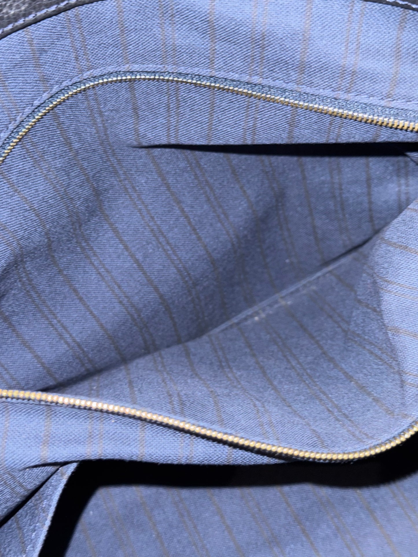 Artsy MM Empriente in Black/ Dark Blue with Dustbag and Insert Organizer 📅 Year: 2011