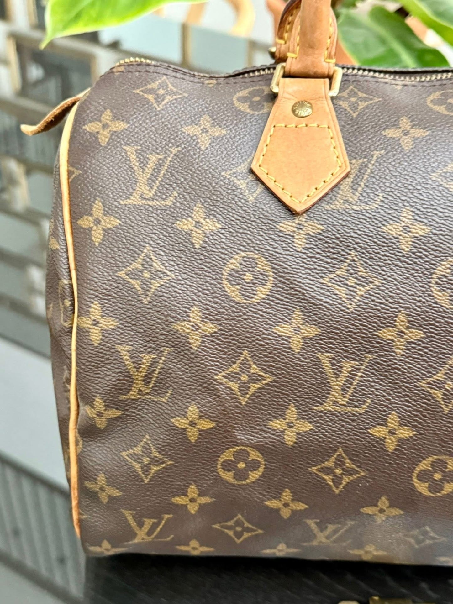 Speedy 30 with 🔐 Lock & Key - 📅 Year: 2003