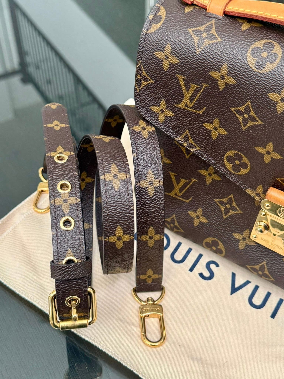 Pochette Metis in Monogram with Original Strap, Box, Dustbag and Paper bag 🗓️ Year 2017