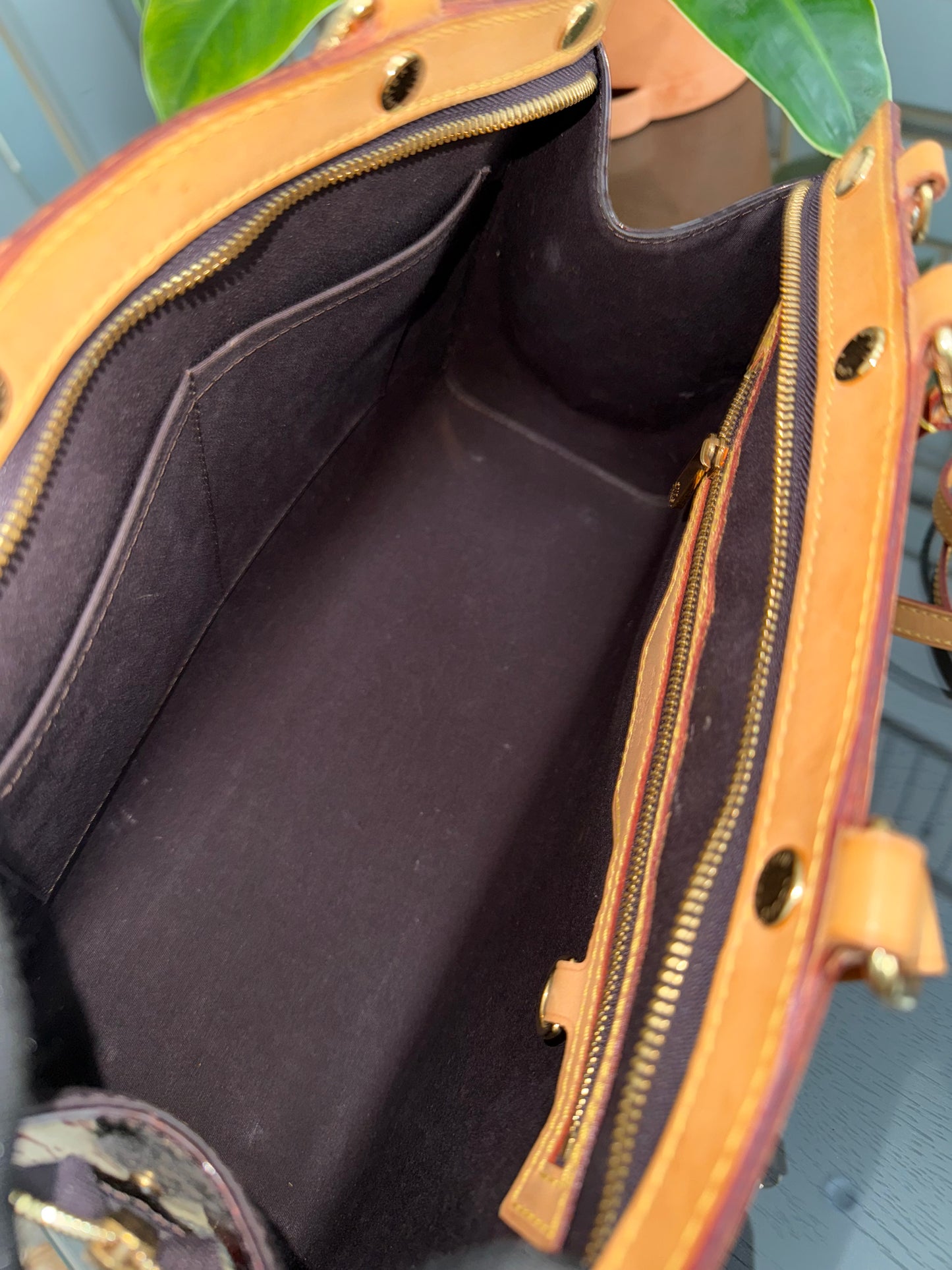 Vernis Brea MM Amarante with Original Strap , Dustbag and Insert Organizer 🗓️ Year: 2013