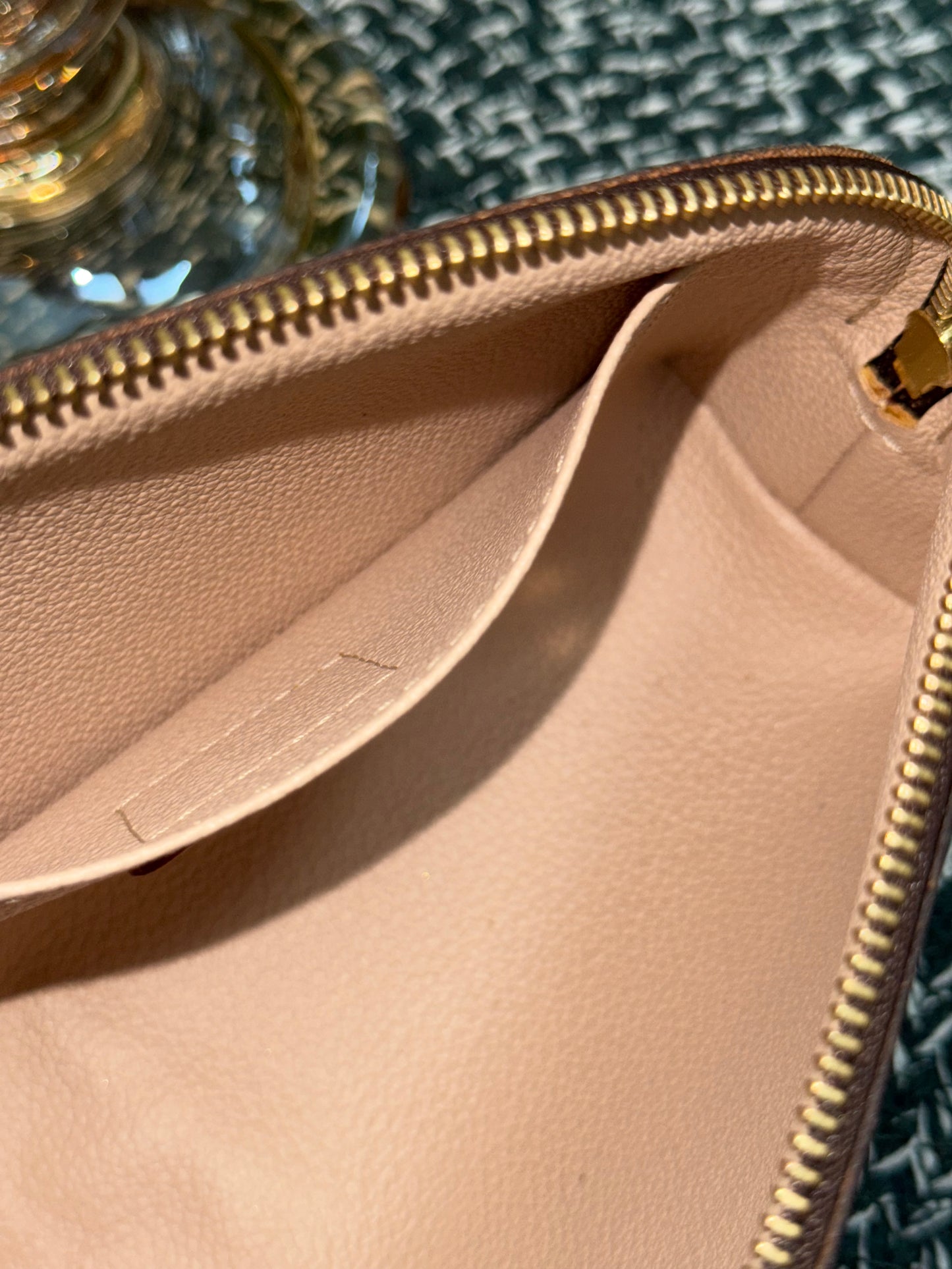 Cosmetic Pouch PM 🗓️ Year: 2003