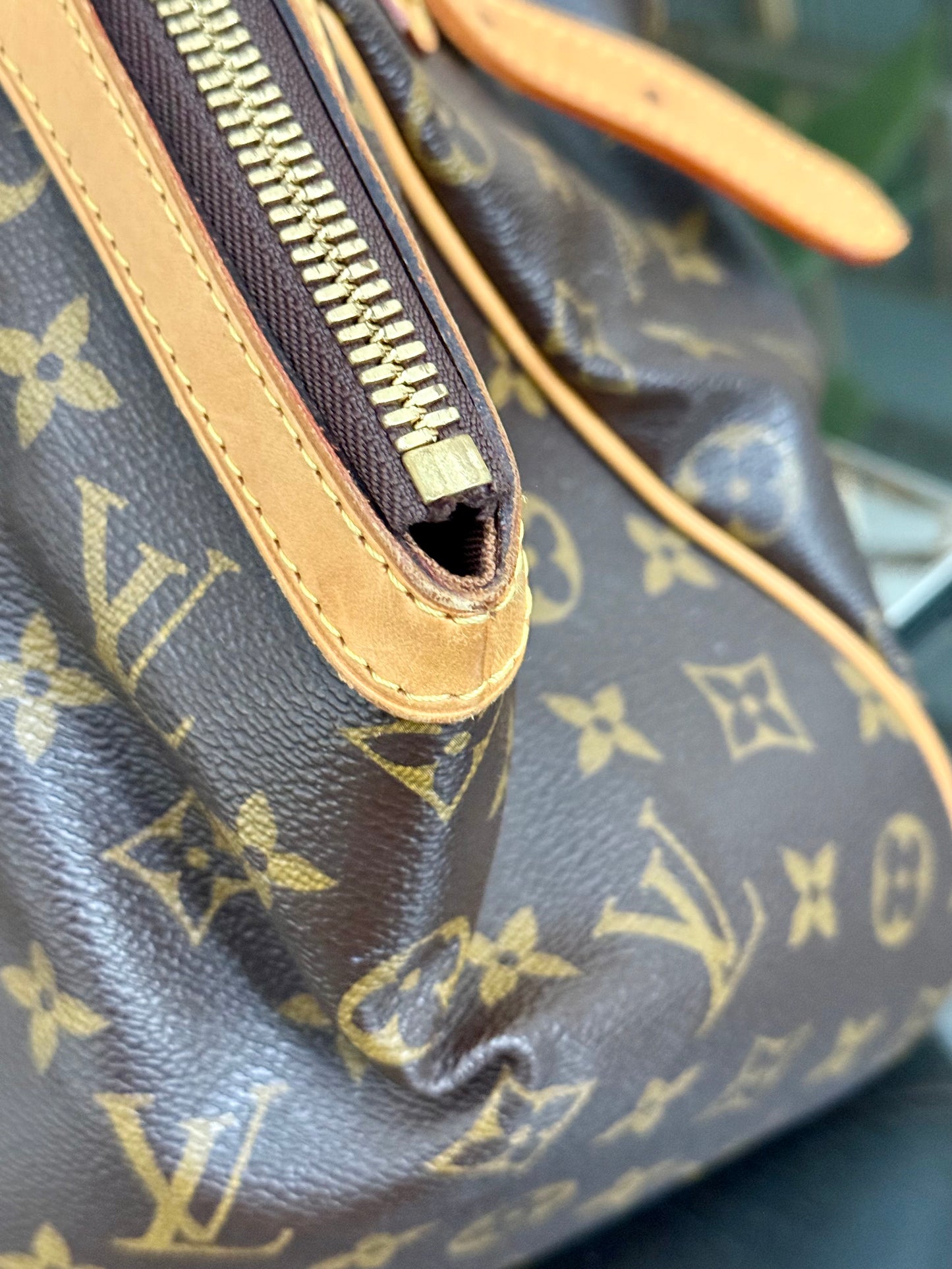 Tivoli GM with Dustbag and Insert Organizer 🗓️ Year: 2011