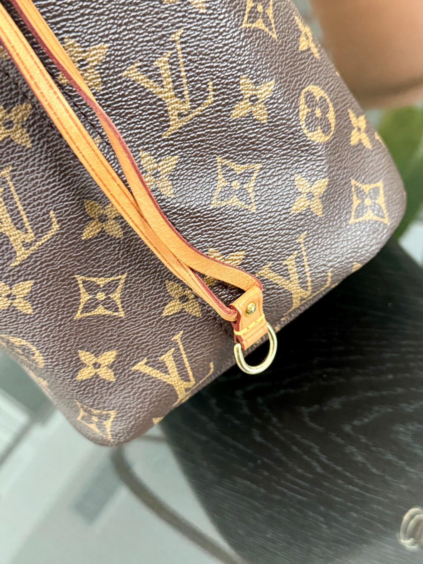 Neverfull MM in Peony interior with Dustbag 📅 Year: 2019