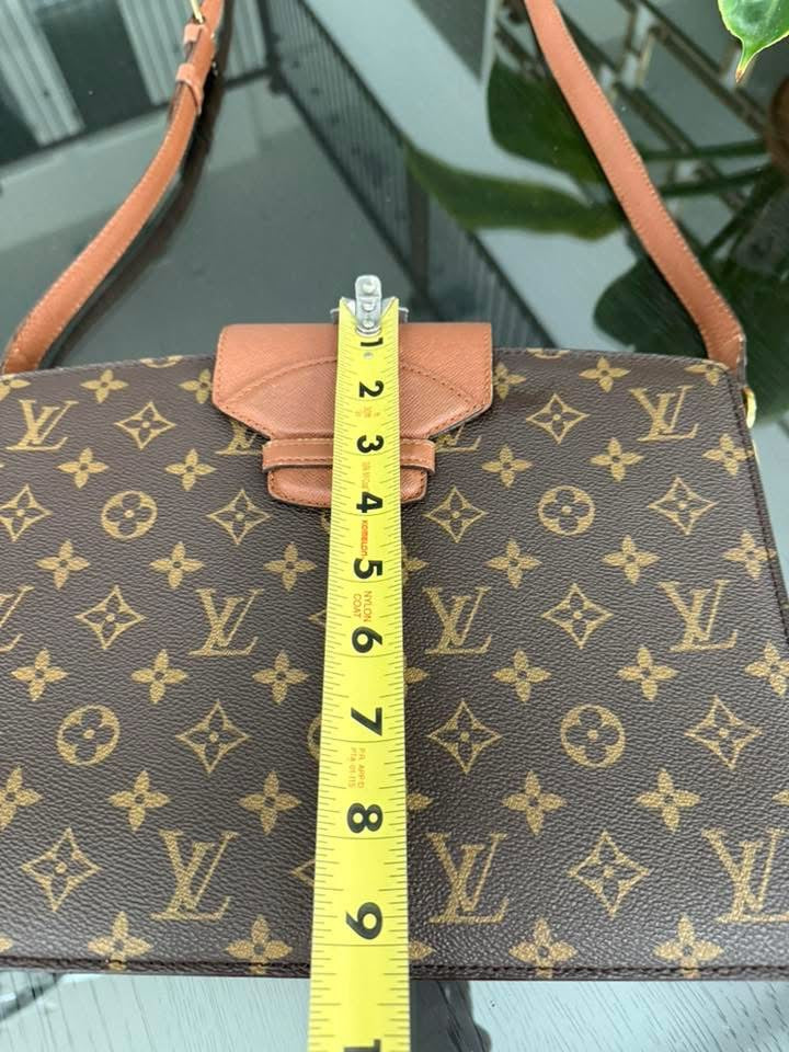 Courcelles Shoulder/ Crossbody bag 📅 Year: 1997