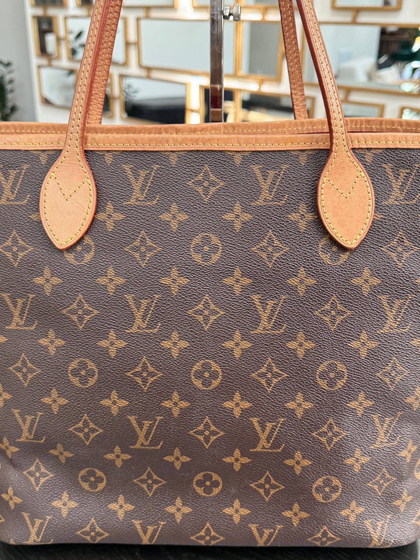 Neverfull MM Monogram in Cerise interior with Dustbag and Insert Organizer 📅 Year: 2020