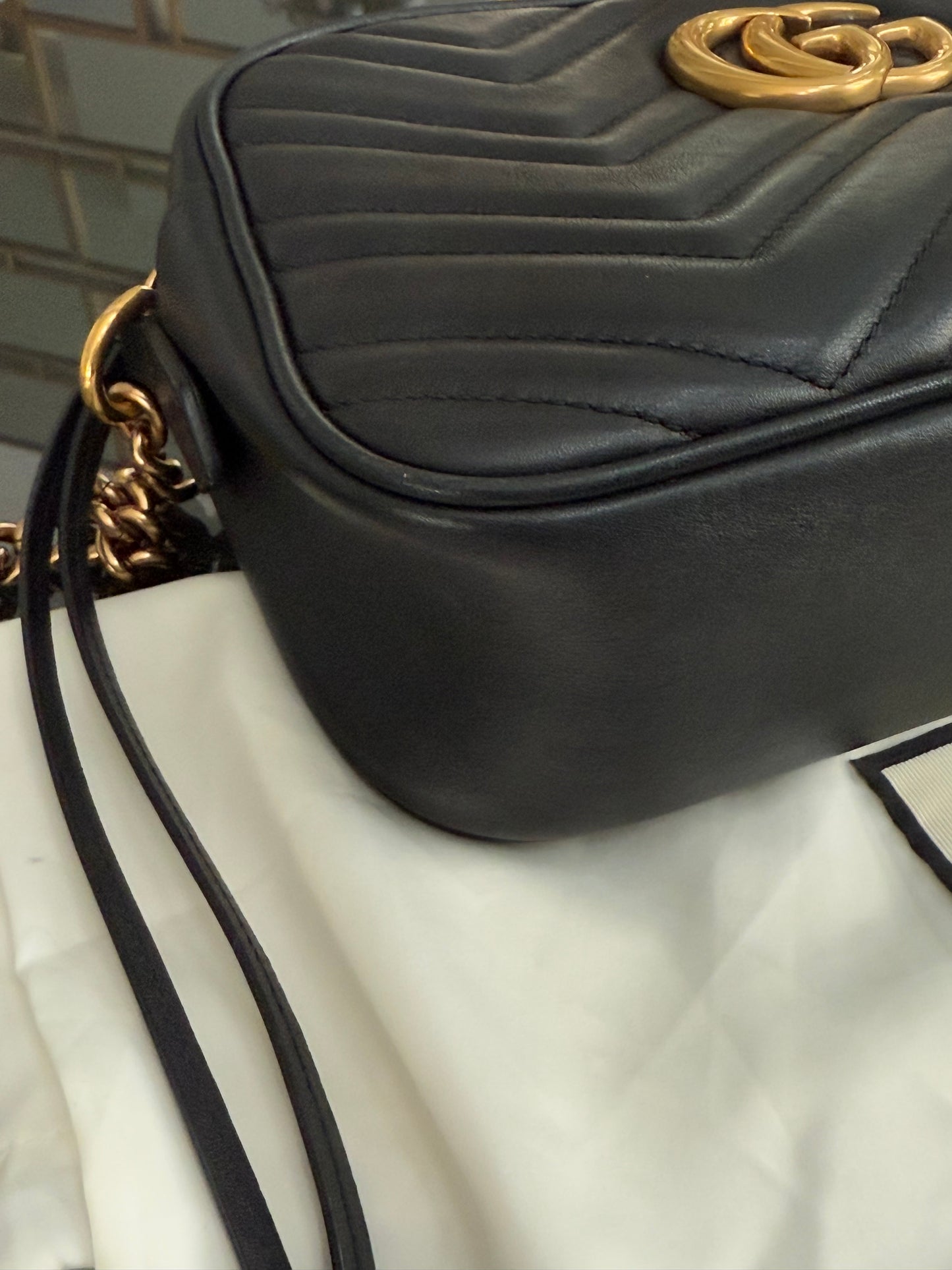 GUCCI Marmont Chain Small Shoulder/ Crossbody Bag