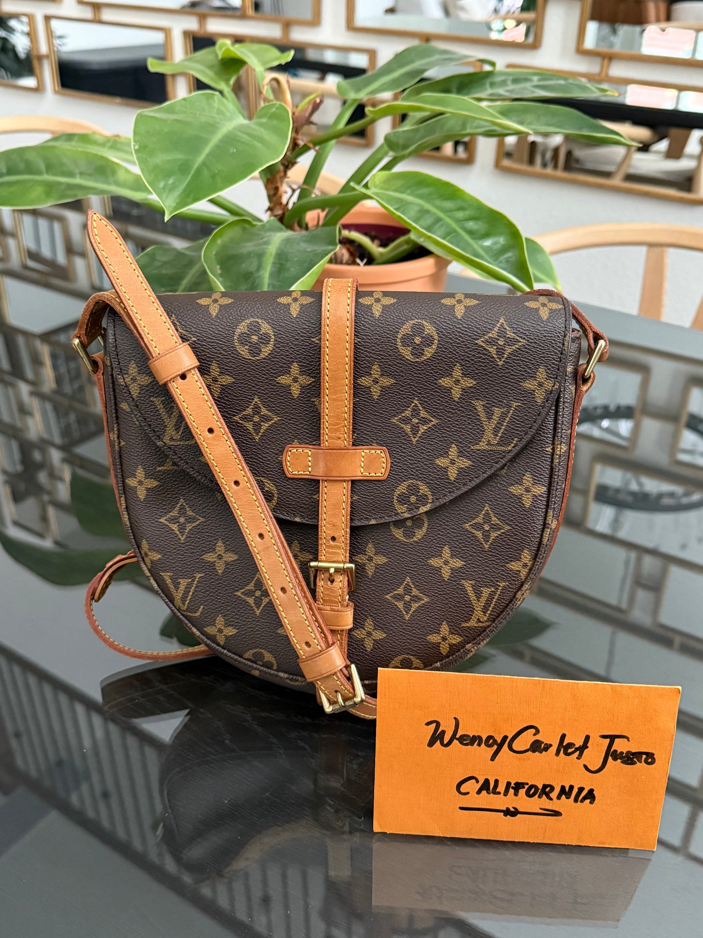 Chantilly MM Crossbody Bag 🌺Year: 1995