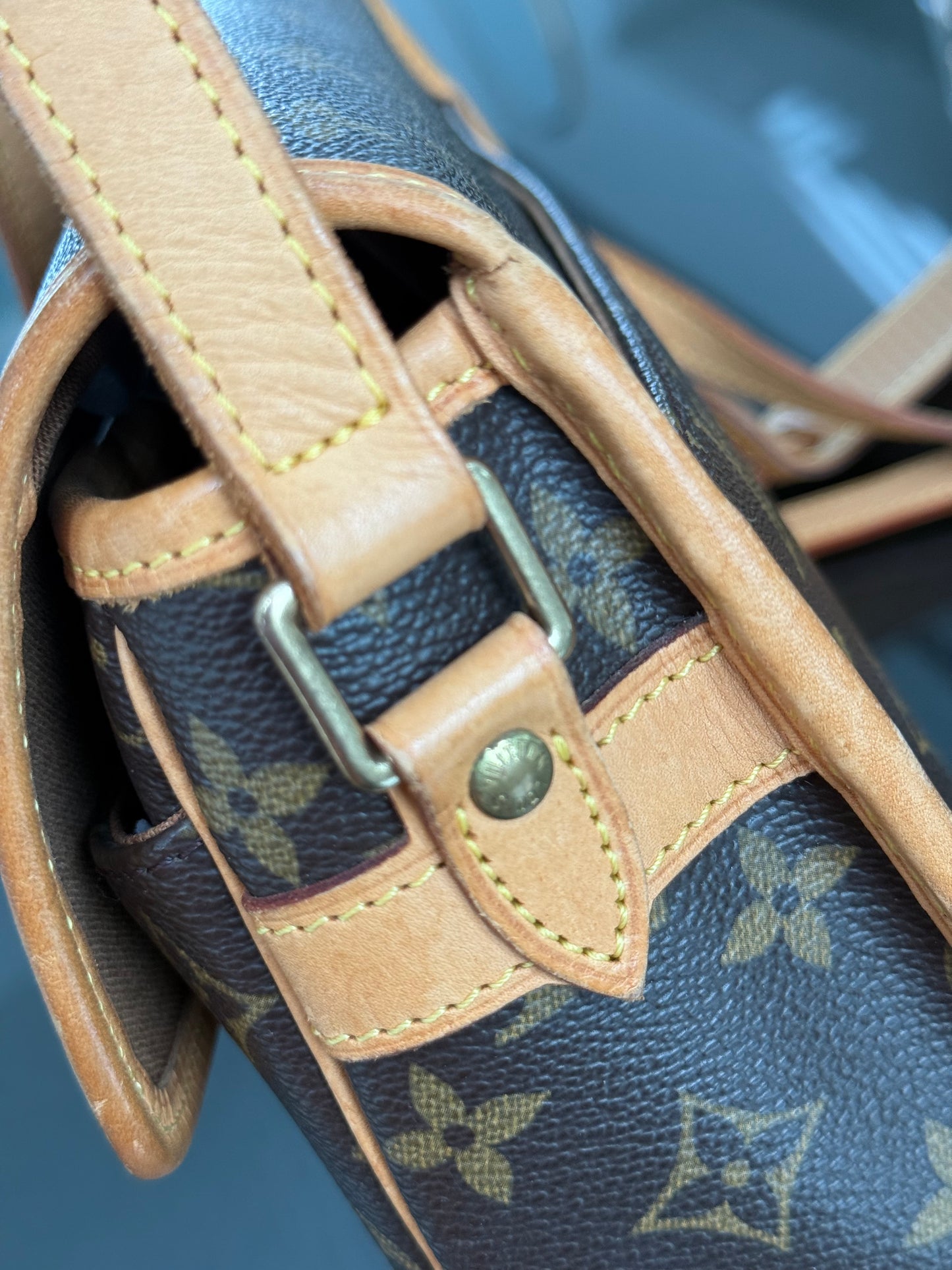 Sologne Crossbody 📅 Year: 2003
