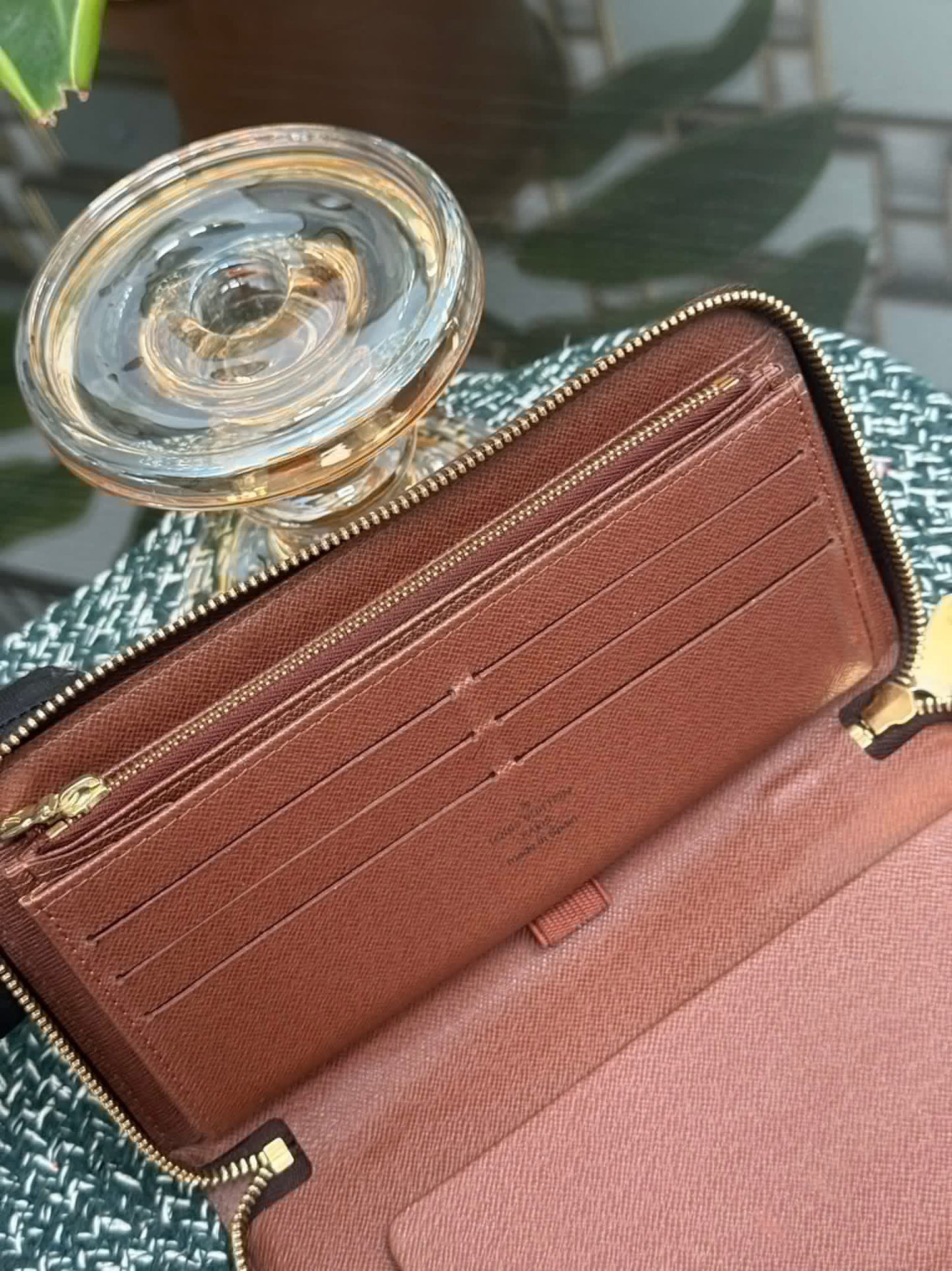 Monogram Zippy Wallet Organizer 🗓️ Year: 2009