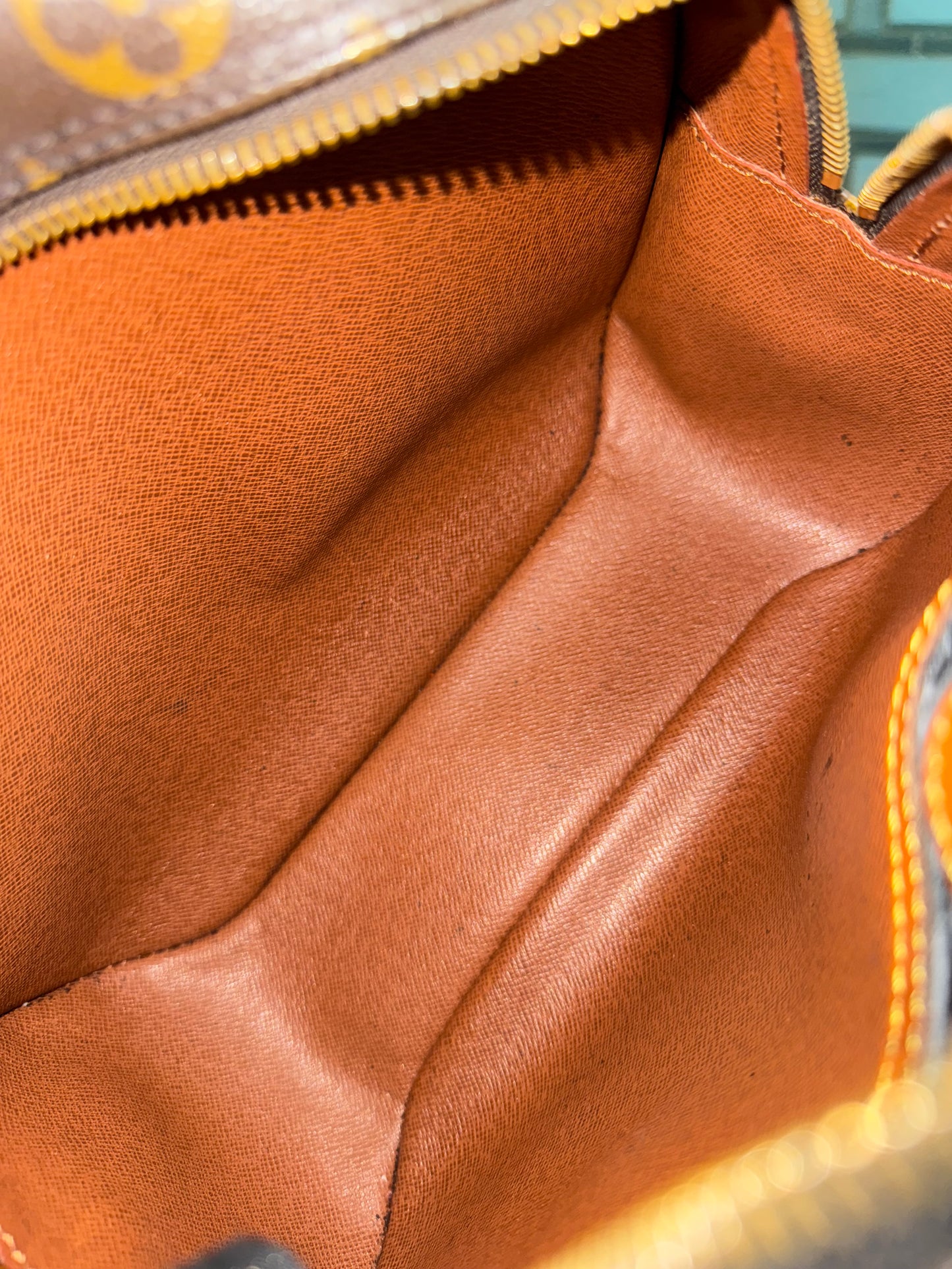 Blois Crossbody -🗓️ Year: 1995