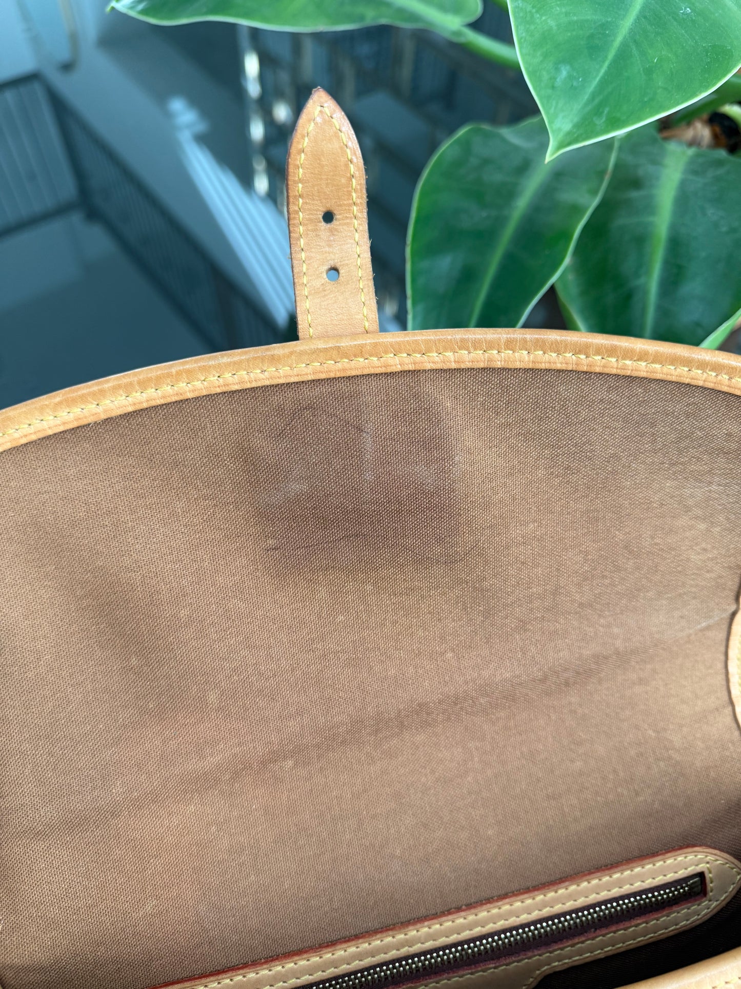 Sologne Crossbody 📅 Year: 2003