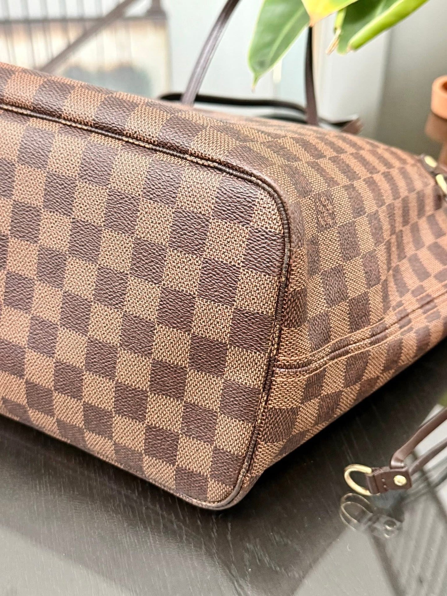 Neverfull MM in DE with Dustbag and Non branded Twilly 📅 Year: 2014