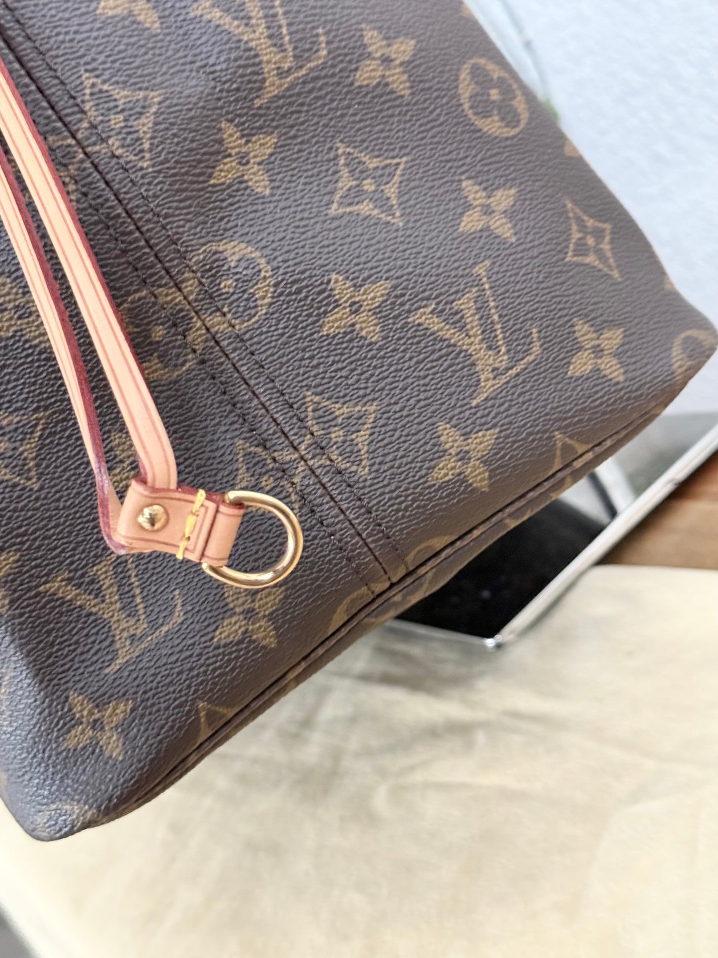 Neverfull GM with Dustbag and Insert Organizer -🗓️ Year: 2010
