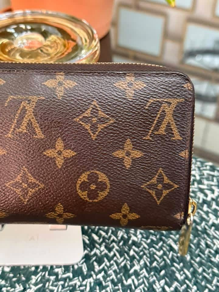 Monogram Zippy Long Wallet 🗓️ Year: 2018