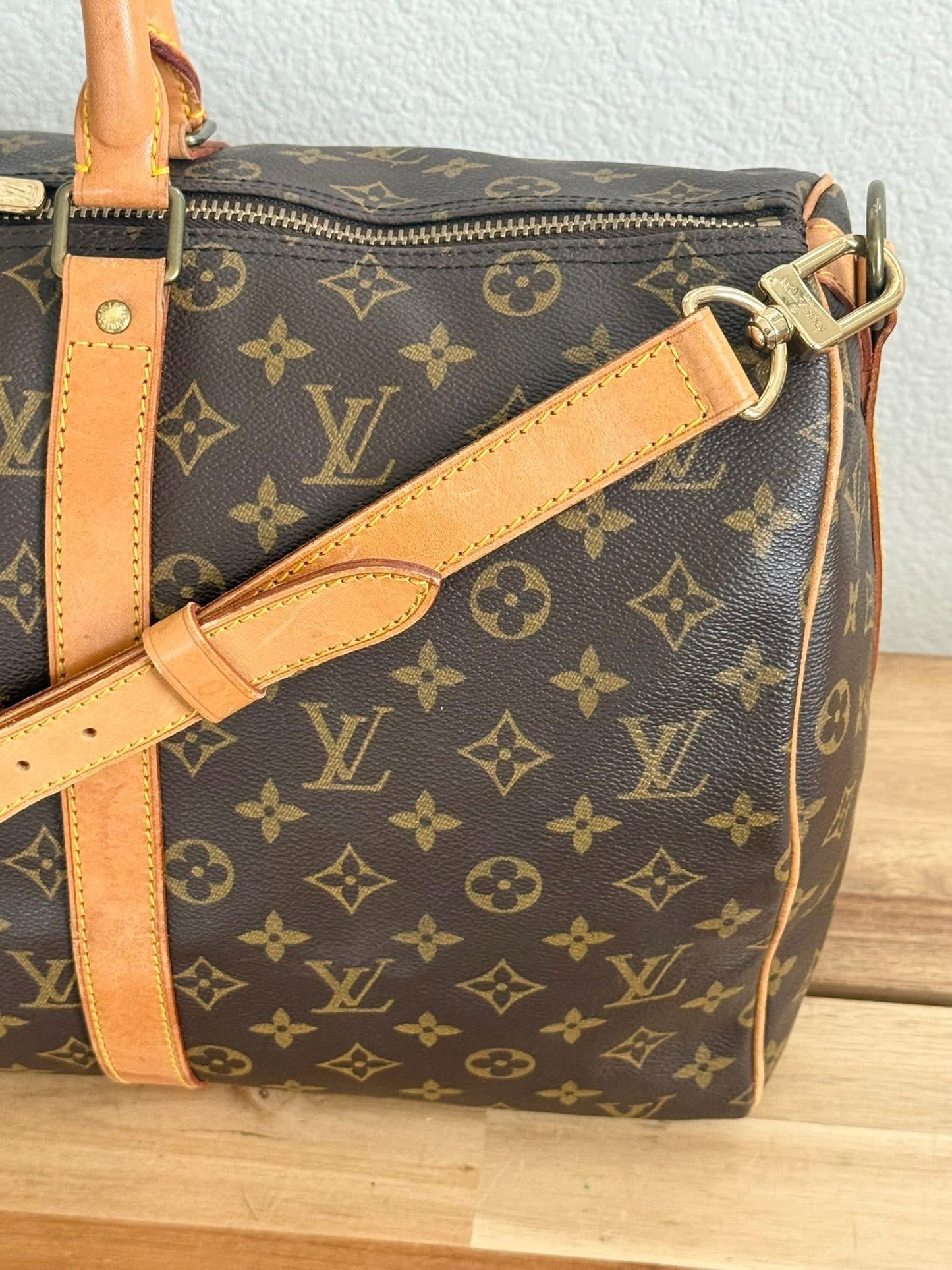 Keepall 45 Bandoulier with Original Strap , Luggage Tag and Poignet 📅 Year: 1989