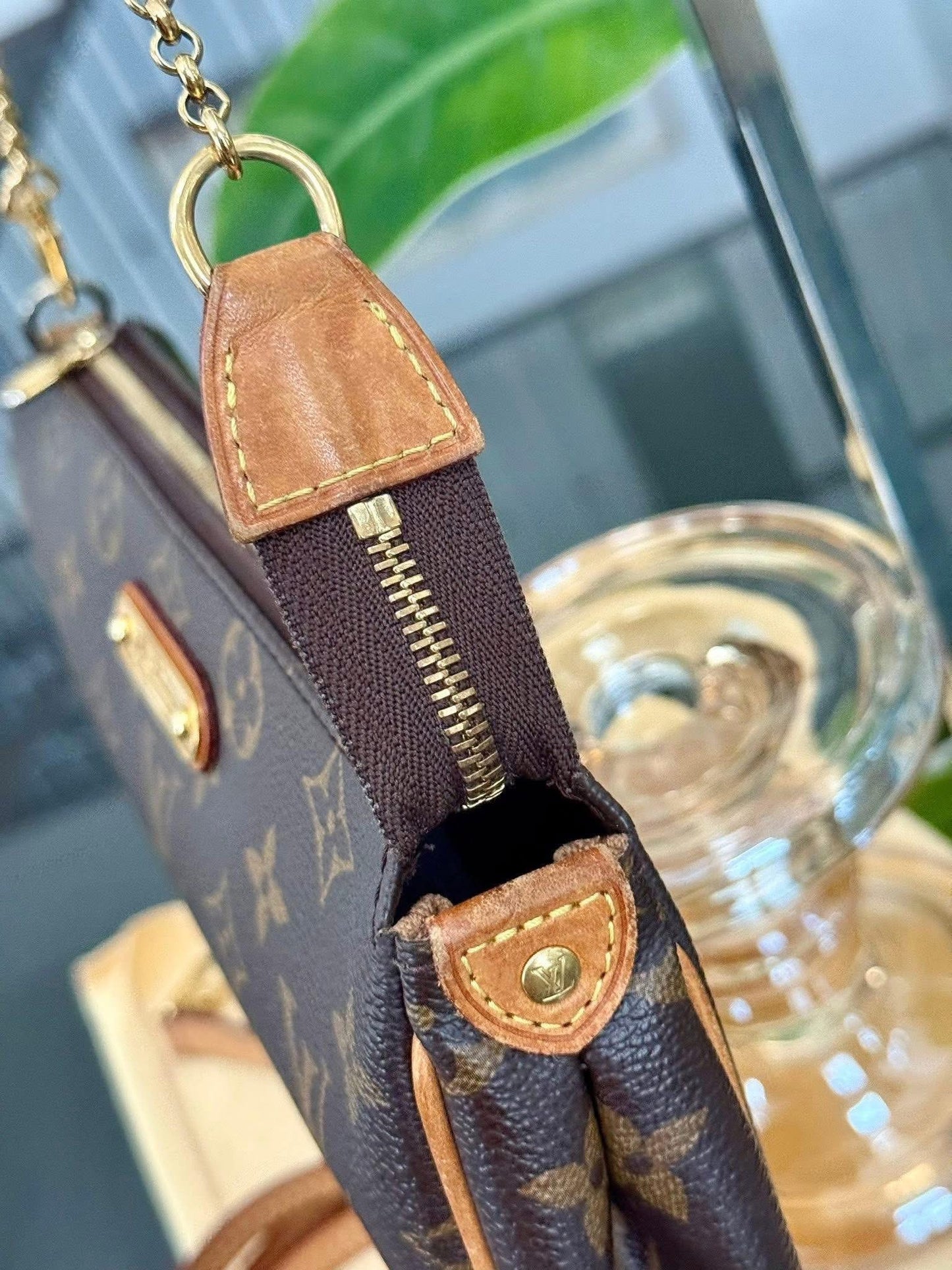 Eva Clutch in Monogram with Dustbag, Box and Paper bag 🗓️ Year: 2014