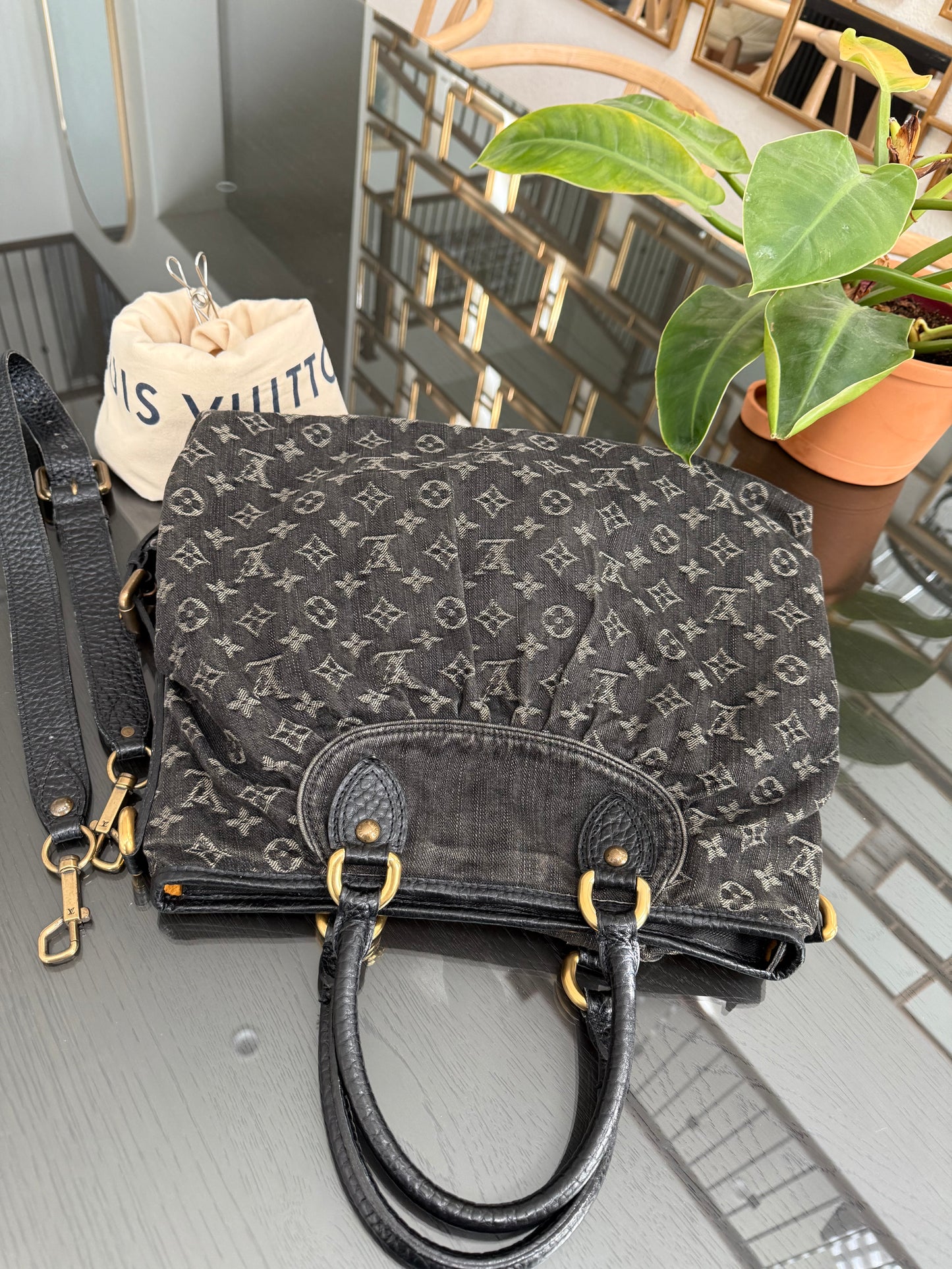 Neo Cabby GM Denim Black with Dustbag 🗓️