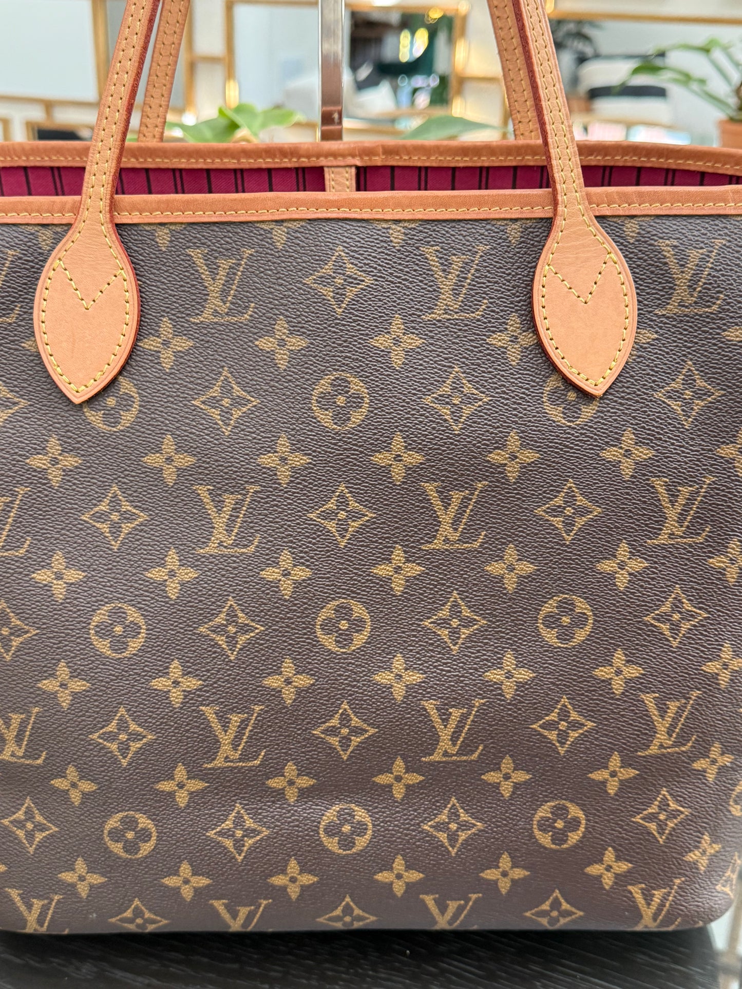Neverfull MM Monogram in Peony with Dustbag 📅 Year: 2020