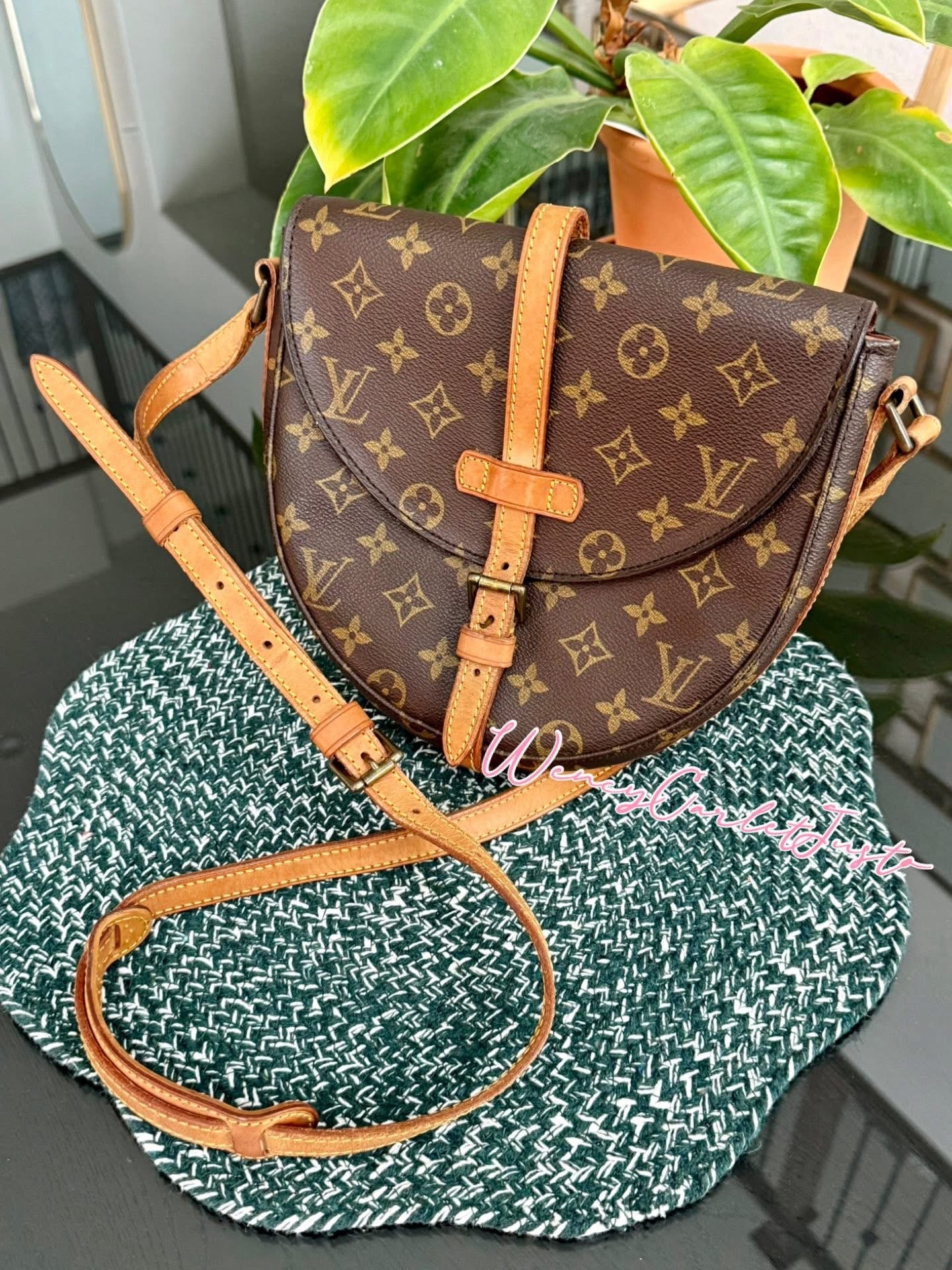 Chantilly MM Crossbody Bag 📅 Year: 1990