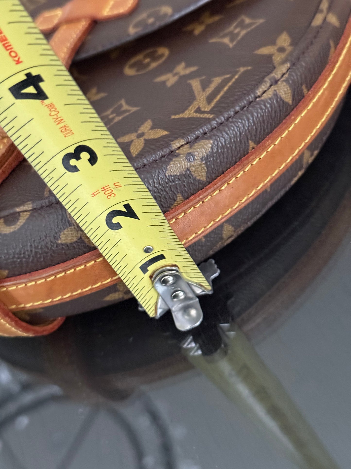 Chantilly MM Crossbody Bag 🌺Year: 1995