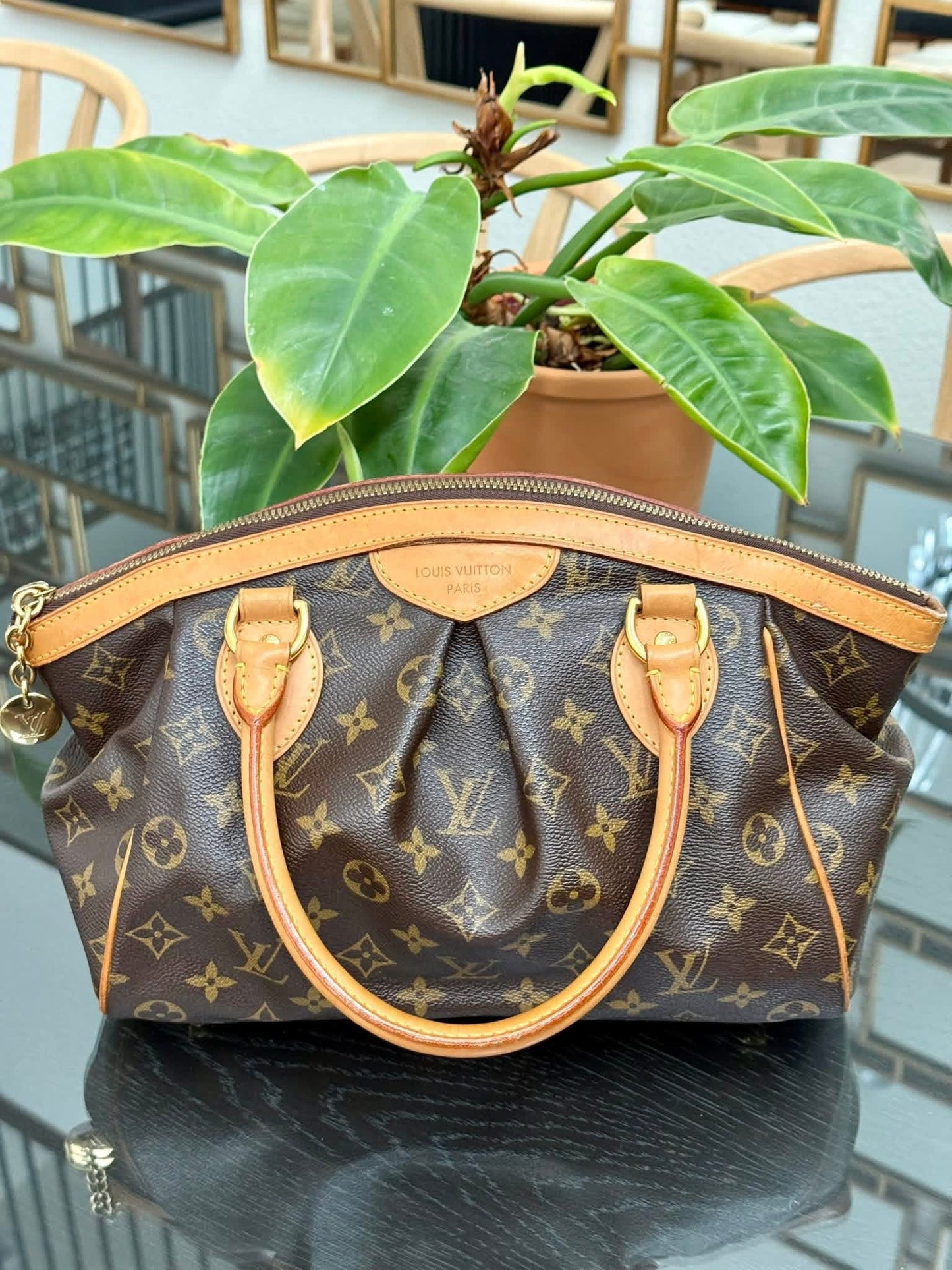 Tivoli PM with Dustbag and Non Branded Twilly set 🗓️ Year: 2011