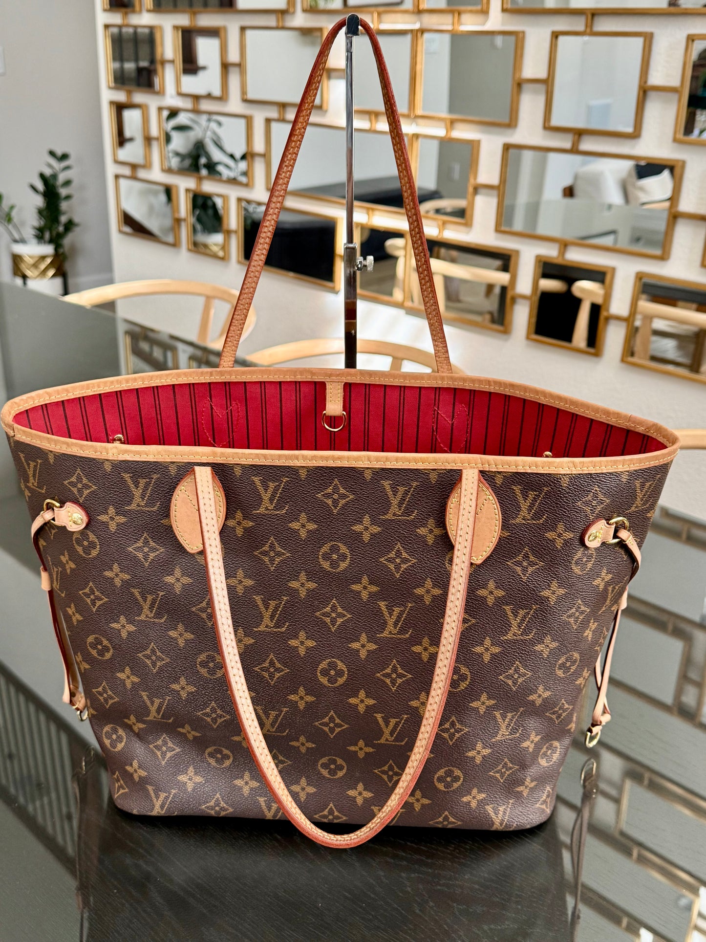 Neverfull MM Monogram in Cerise interior with Dustbag and Insert Organizer 📅 Year: 2020