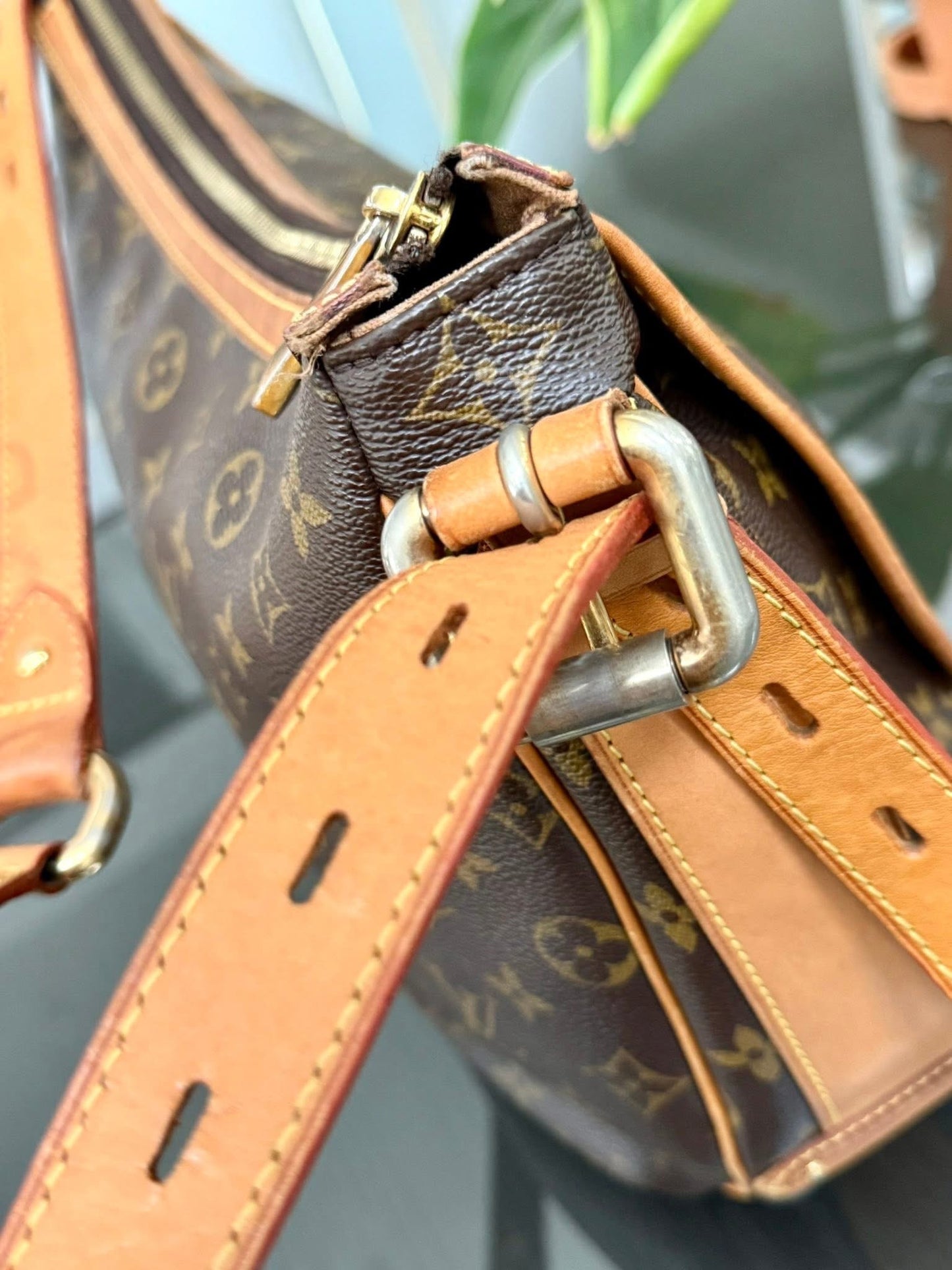 Tulum GM Shoulder/ Crossbody Bag - 🗓️ Year: 2010