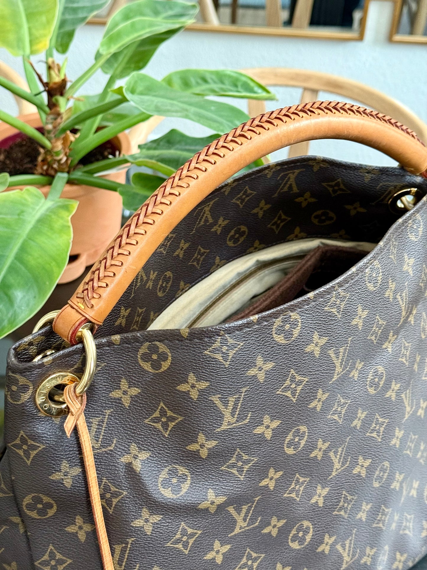 Artsy MM with Dustbag and Insert Organizer 🗓️ Year: 2012