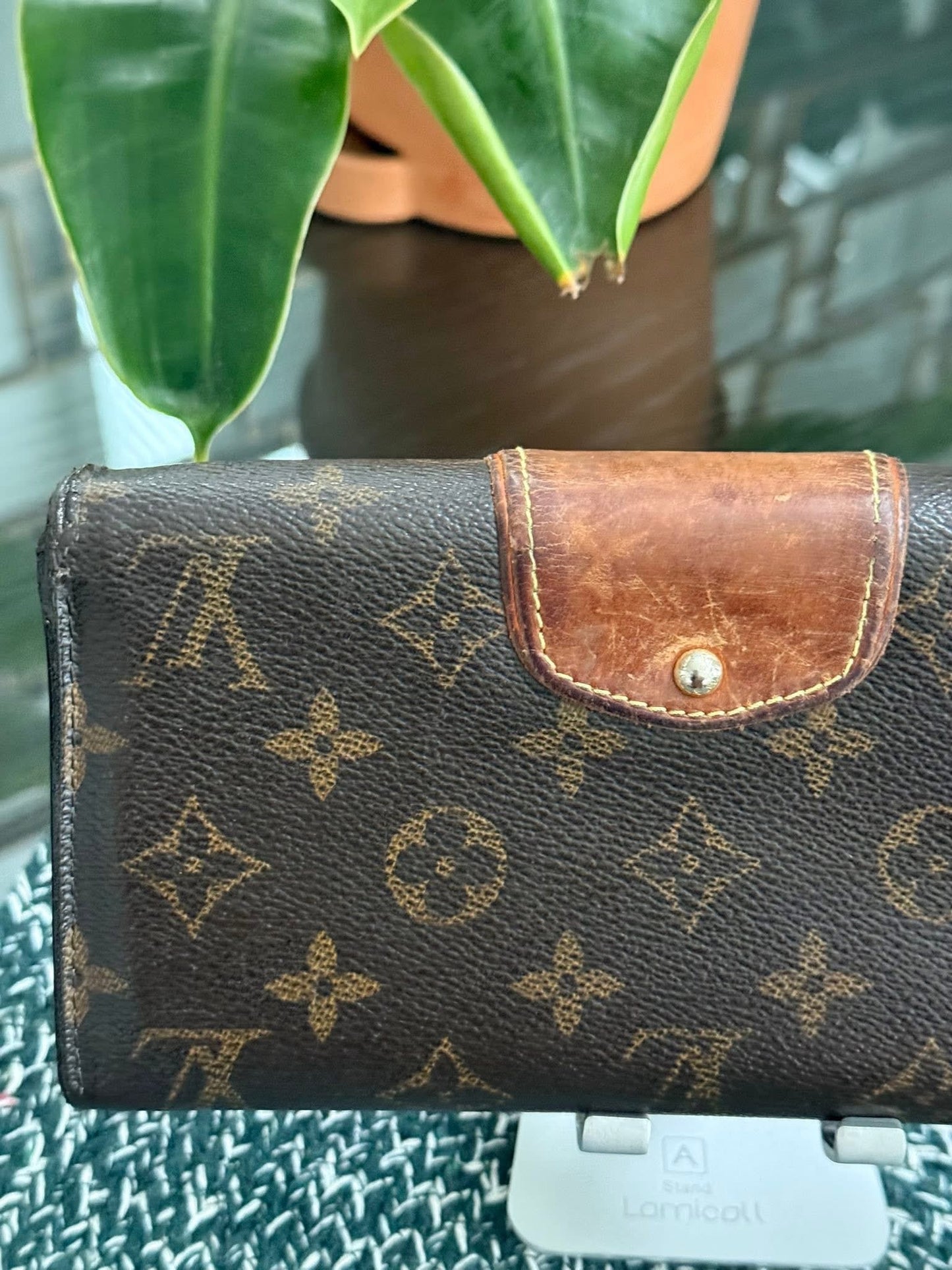 Boetie Long Wallet with 16 Cardholders 🗓️ Year: 2012