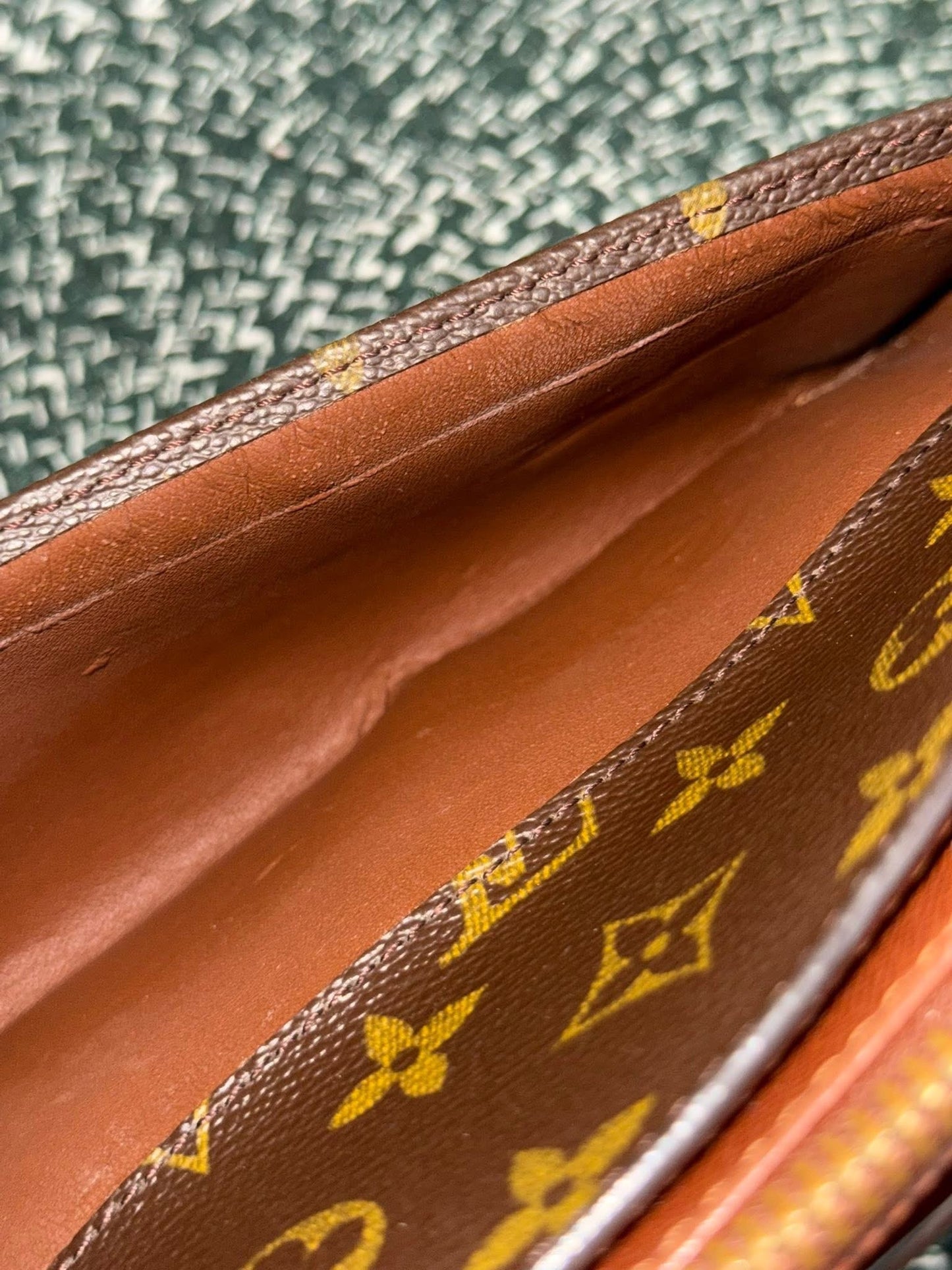 Orsay Clutch 🗓️ Year: 2002