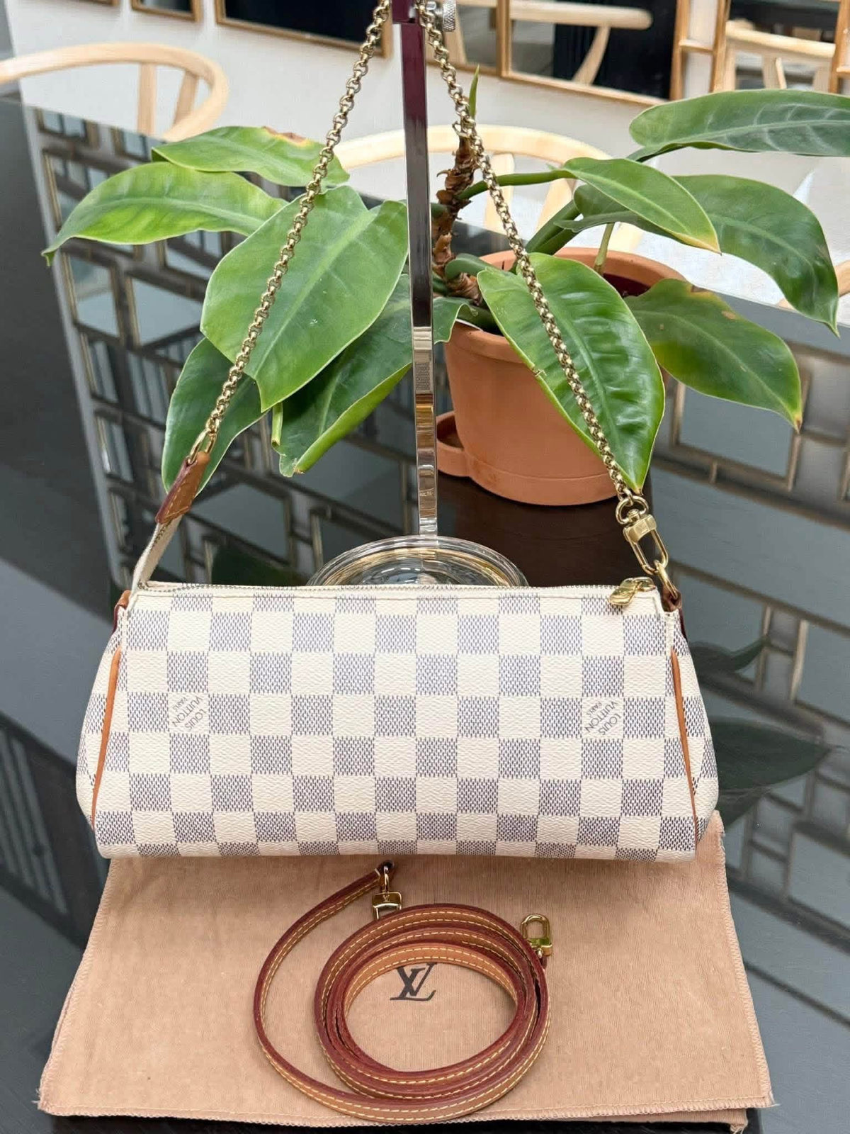 Eva Clutch in Azur with Original Strap, Dustbag, Box and Paper bag 🗓️ Year: 2015